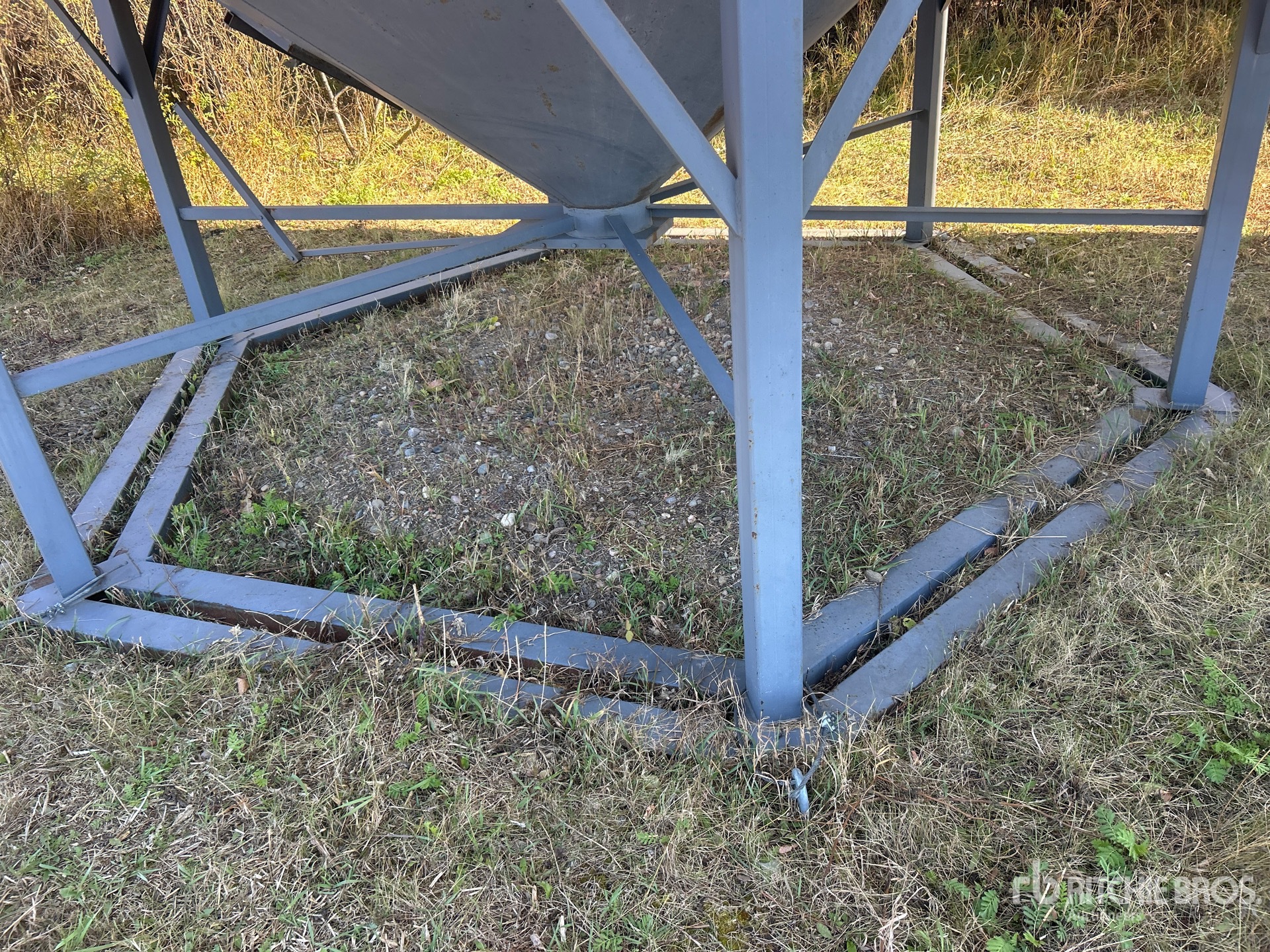 Westeel +/- 2000 BU 6 RING HOPPER