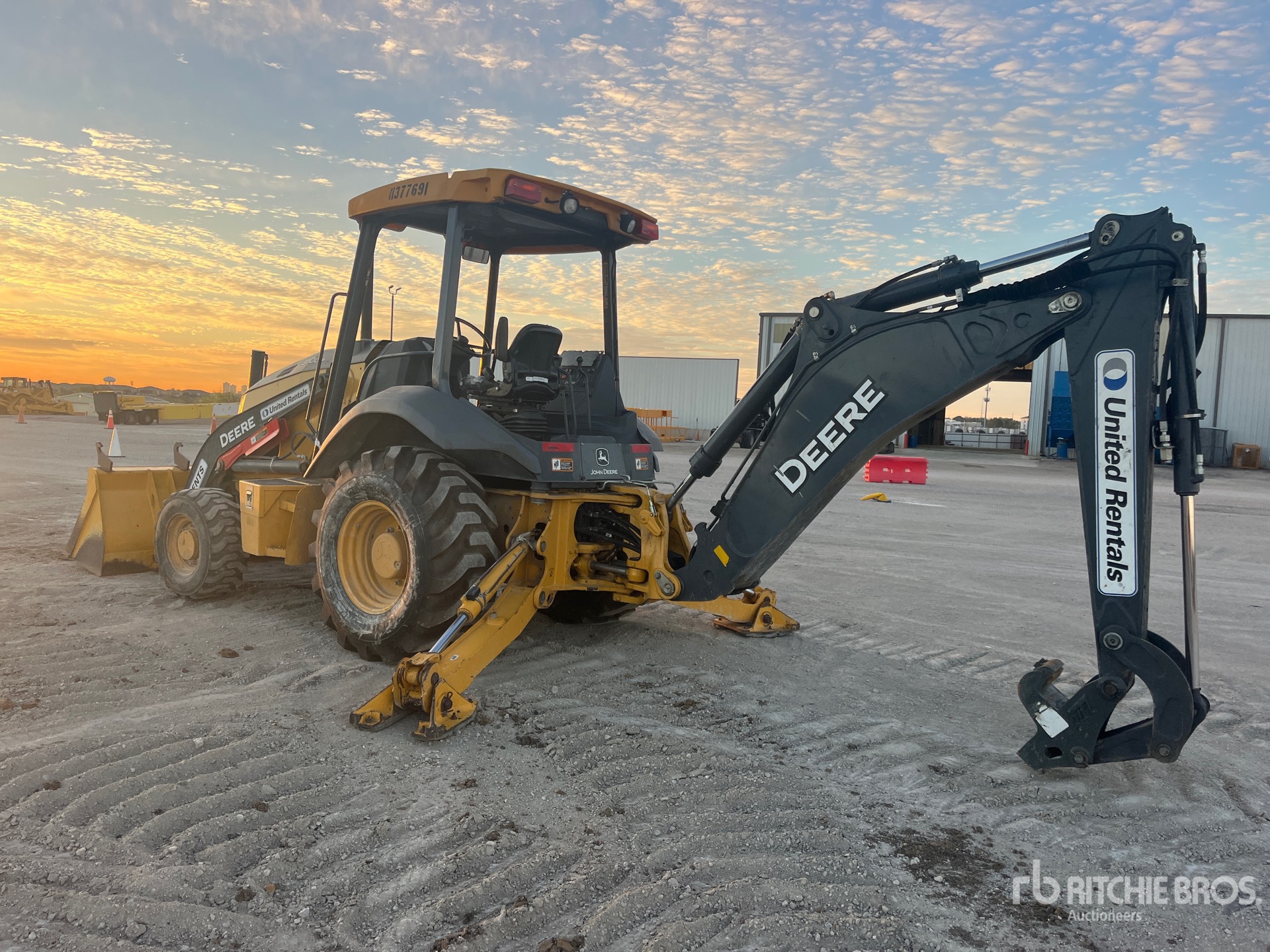 2022 John Deere 310L EP