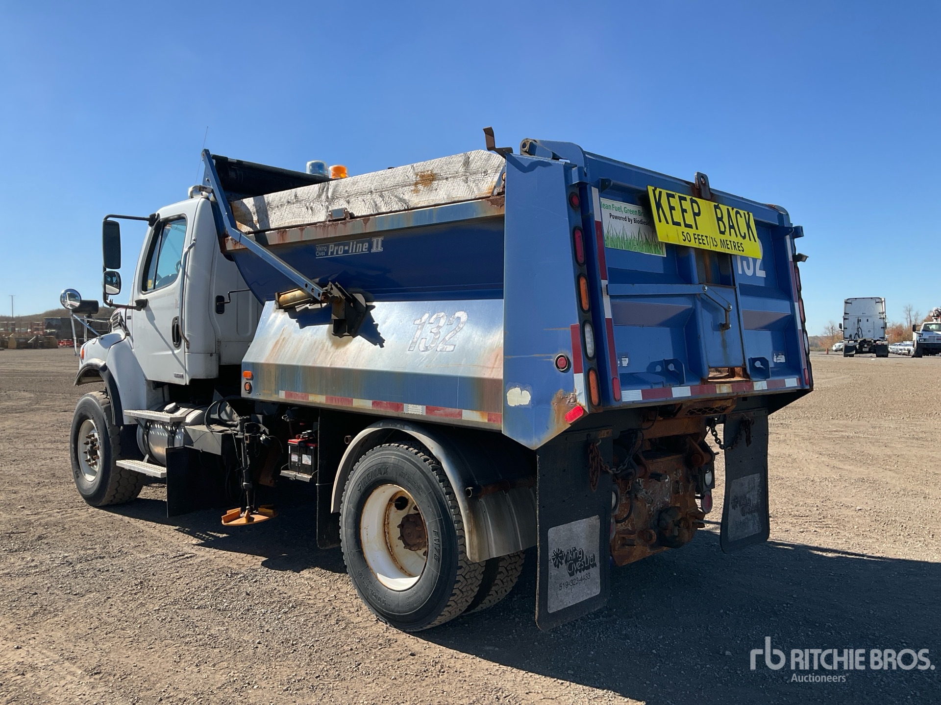 2007 Freightliner M2106