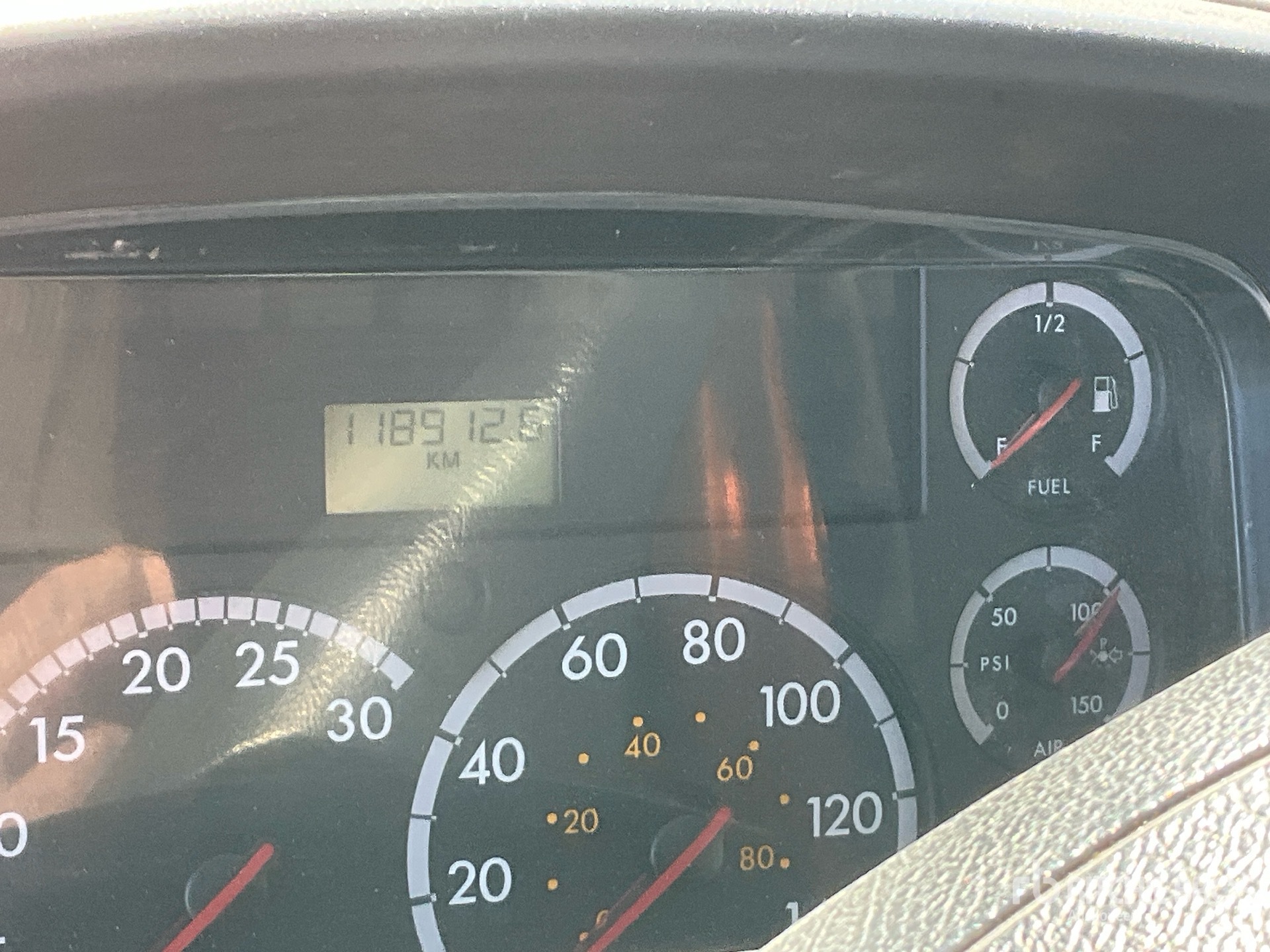 2007 Freightliner M2106