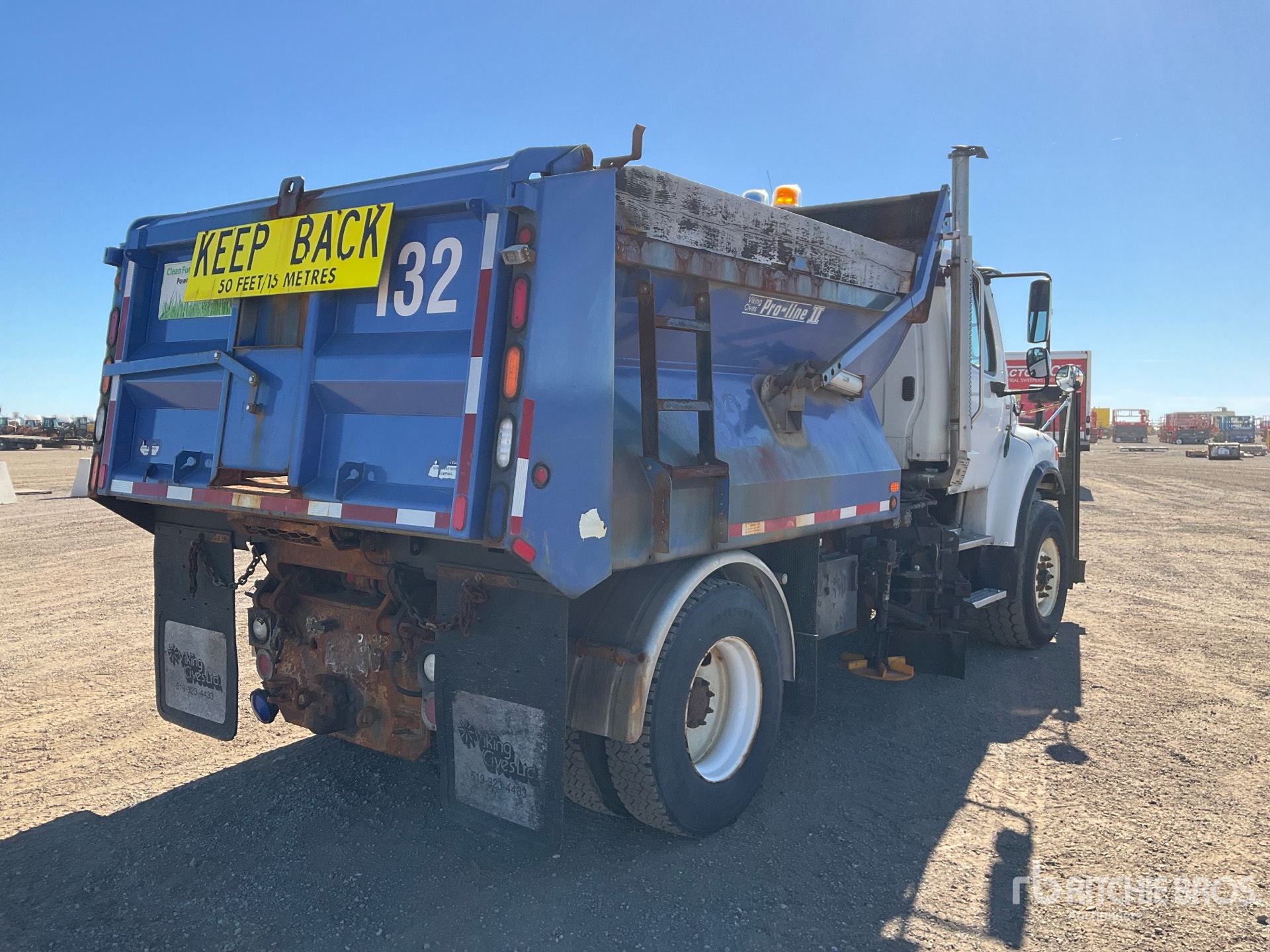 2007 Freightliner M2106