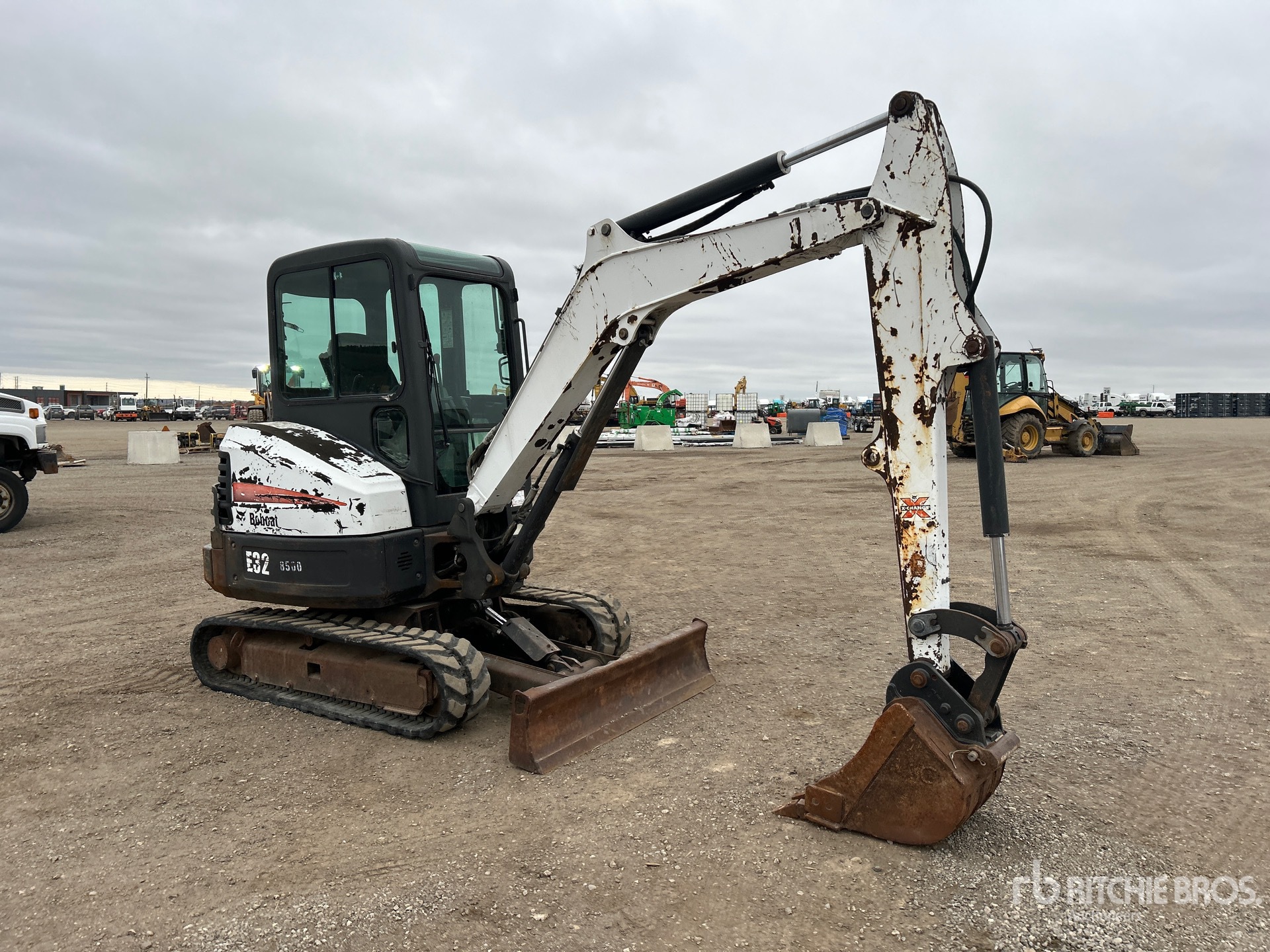 2011 Bobcat E32
