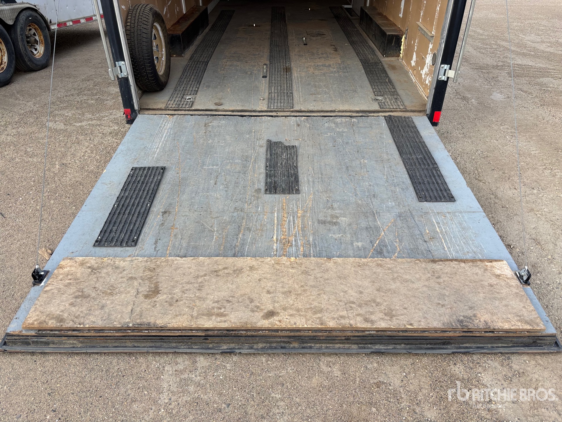 2018 Universal Trailers 20 FT T/A