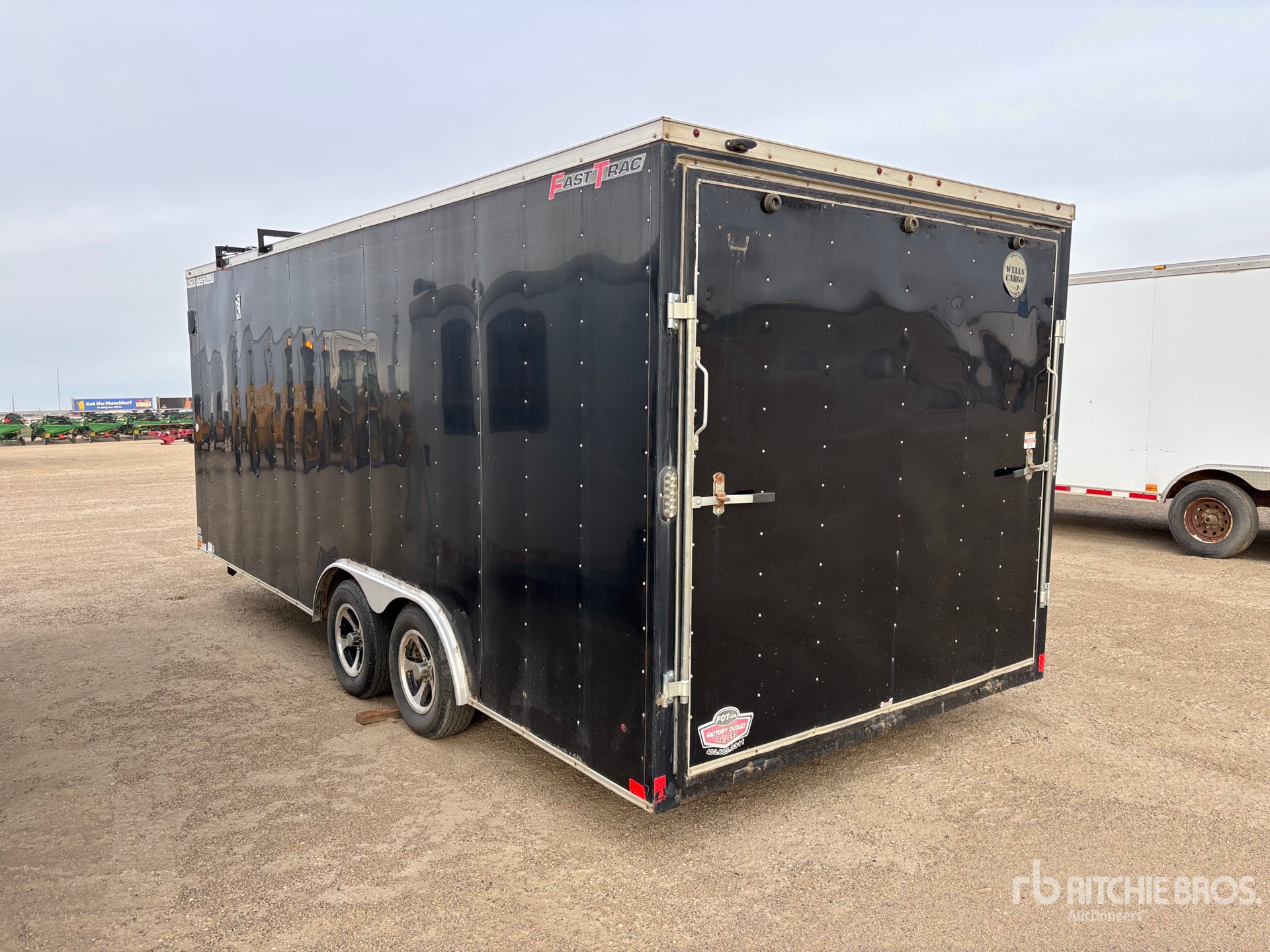 2018 Universal Trailers 20 FT T/A