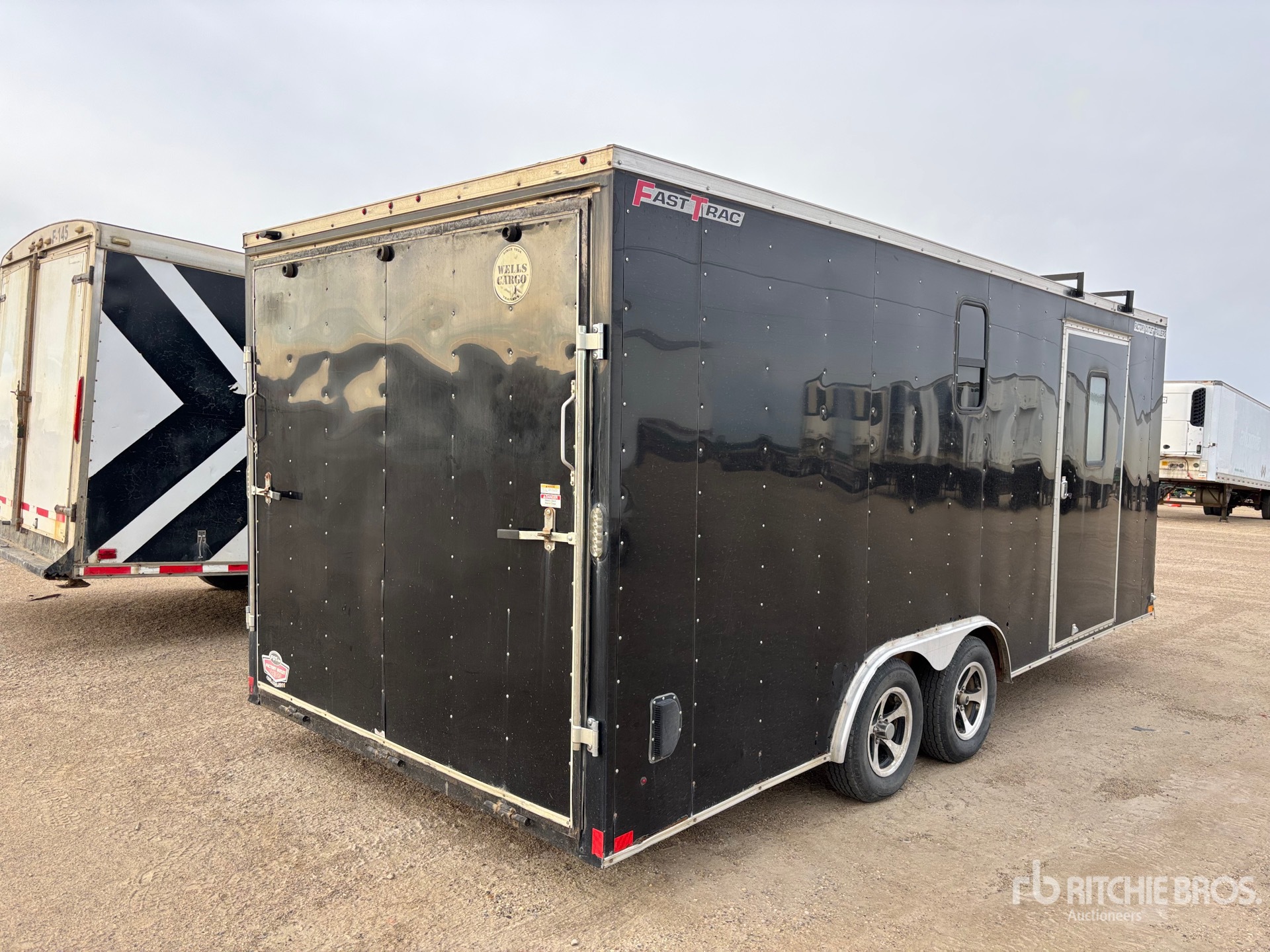2018 Universal Trailers 20 FT T/A