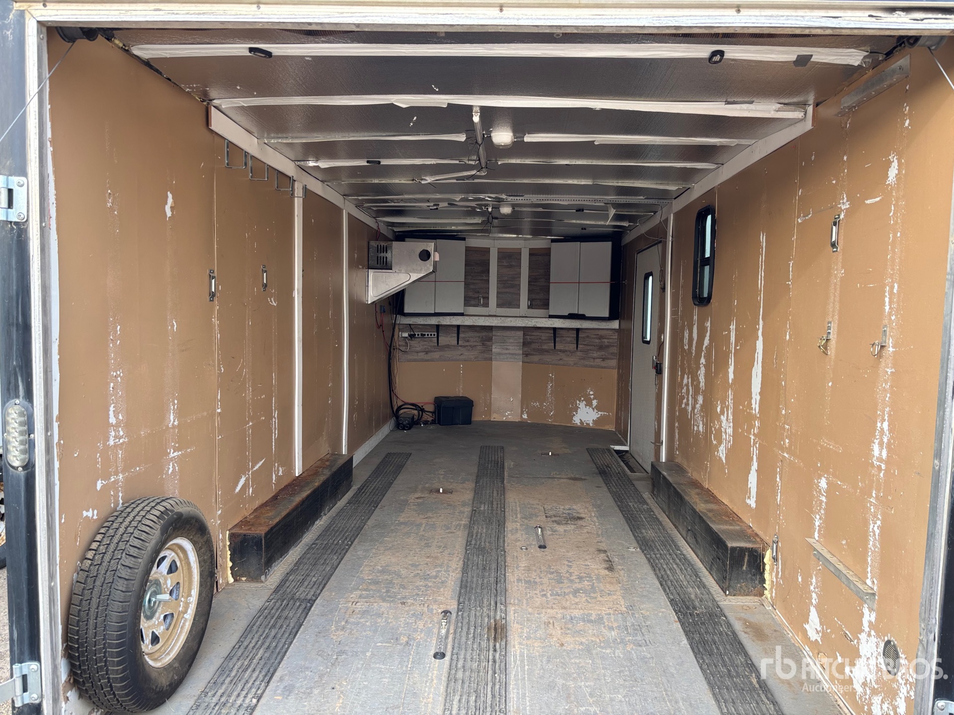 2018 Universal Trailers 20 FT T/A