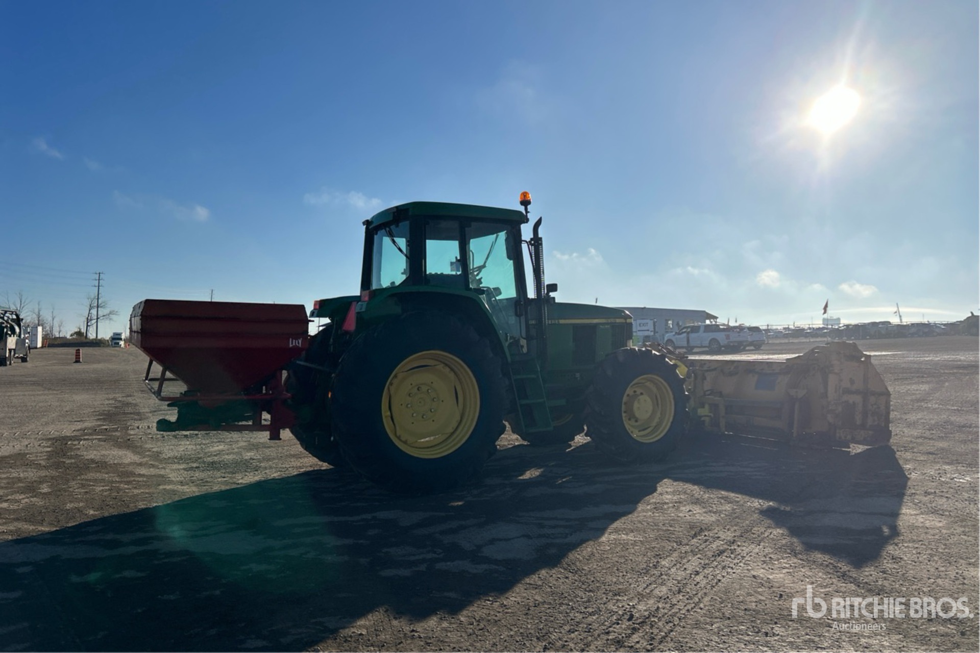 2000 John Deere 6910
