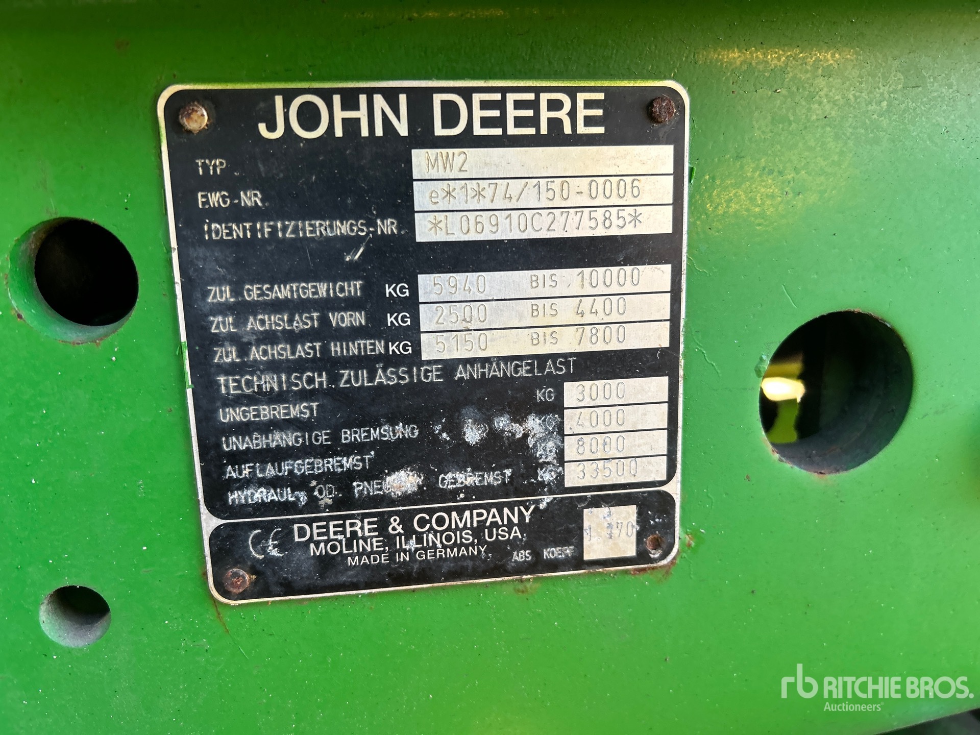 2000 John Deere 6910
