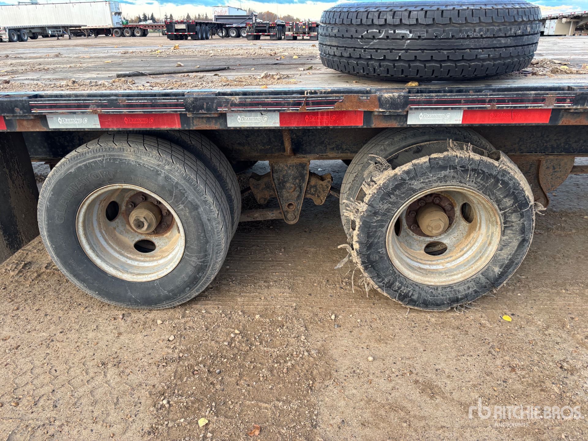 2014 Diamond C 36 FT T/A GOOSENECK