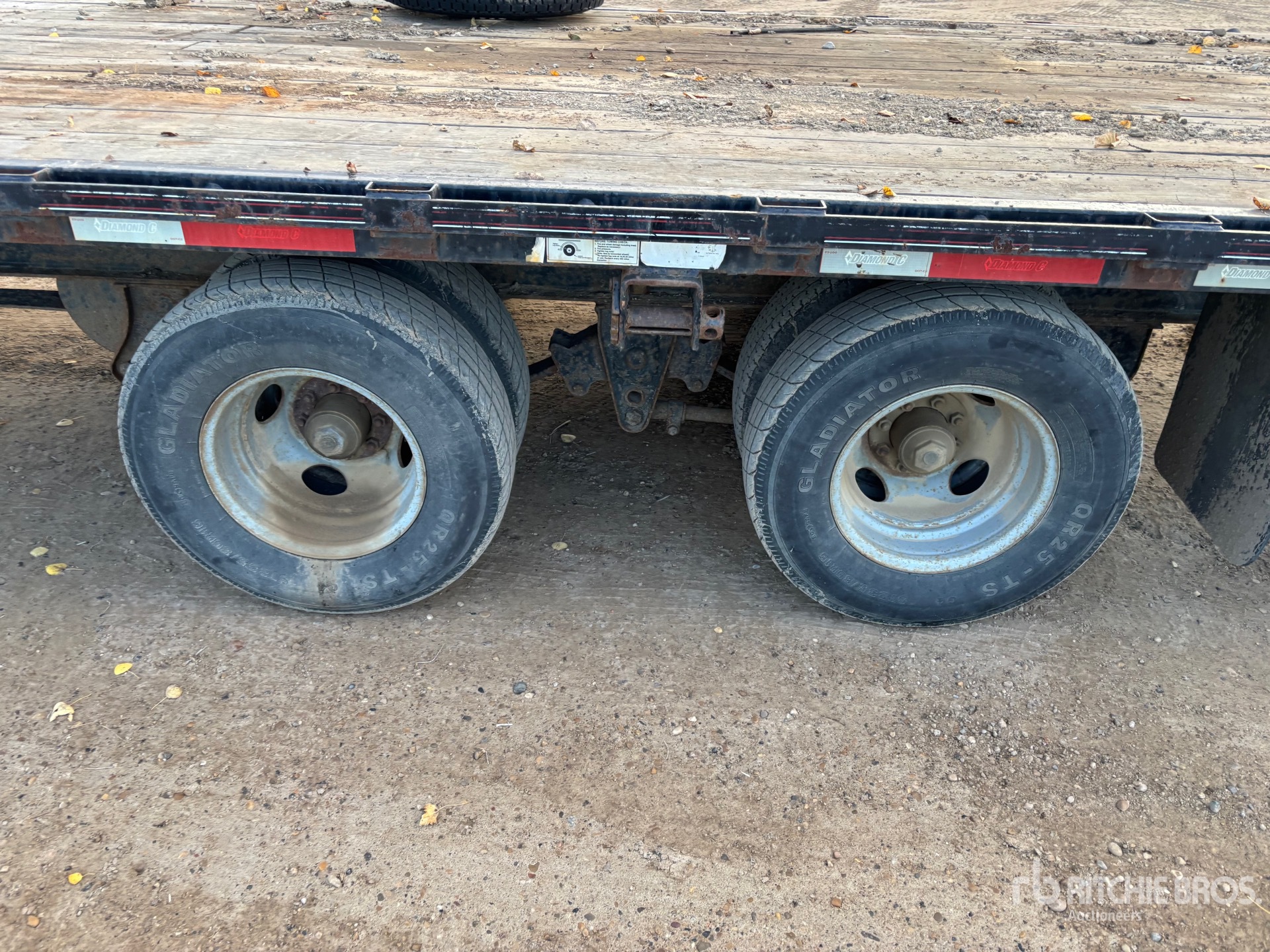 2014 Diamond C 36 FT T/A GOOSENECK