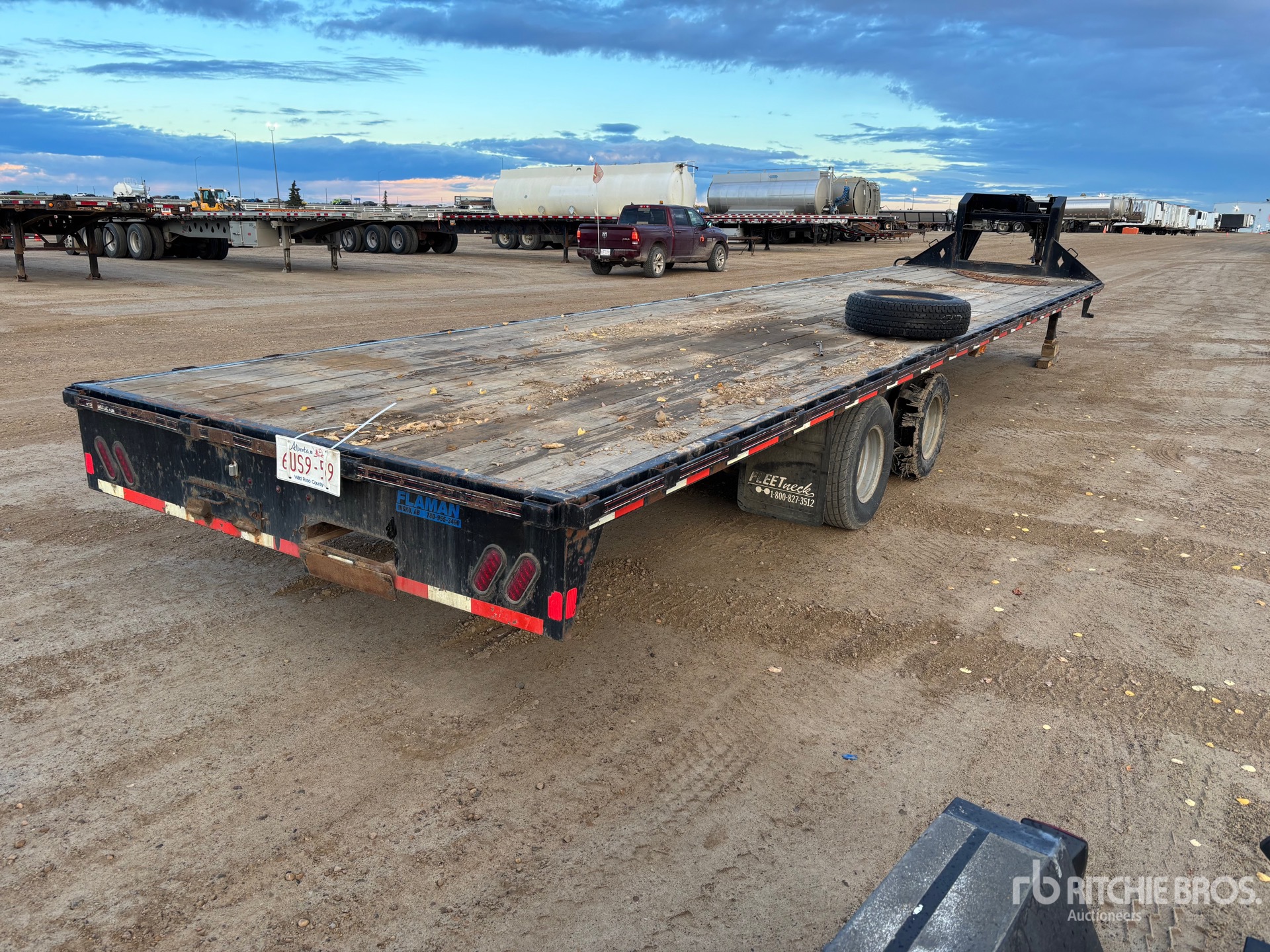 2014 Diamond C 36 FT T/A GOOSENECK