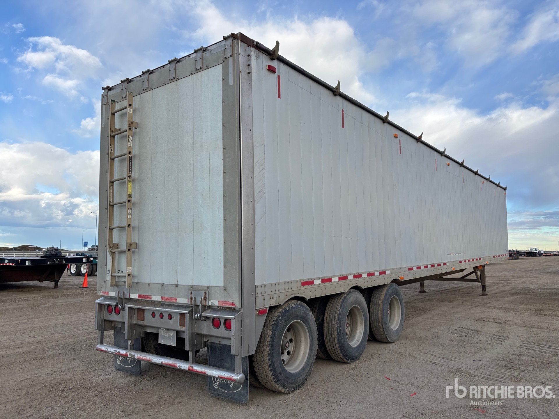 2009 Wilkins 53 ft x 102 in Tri/A Moving Flo ...