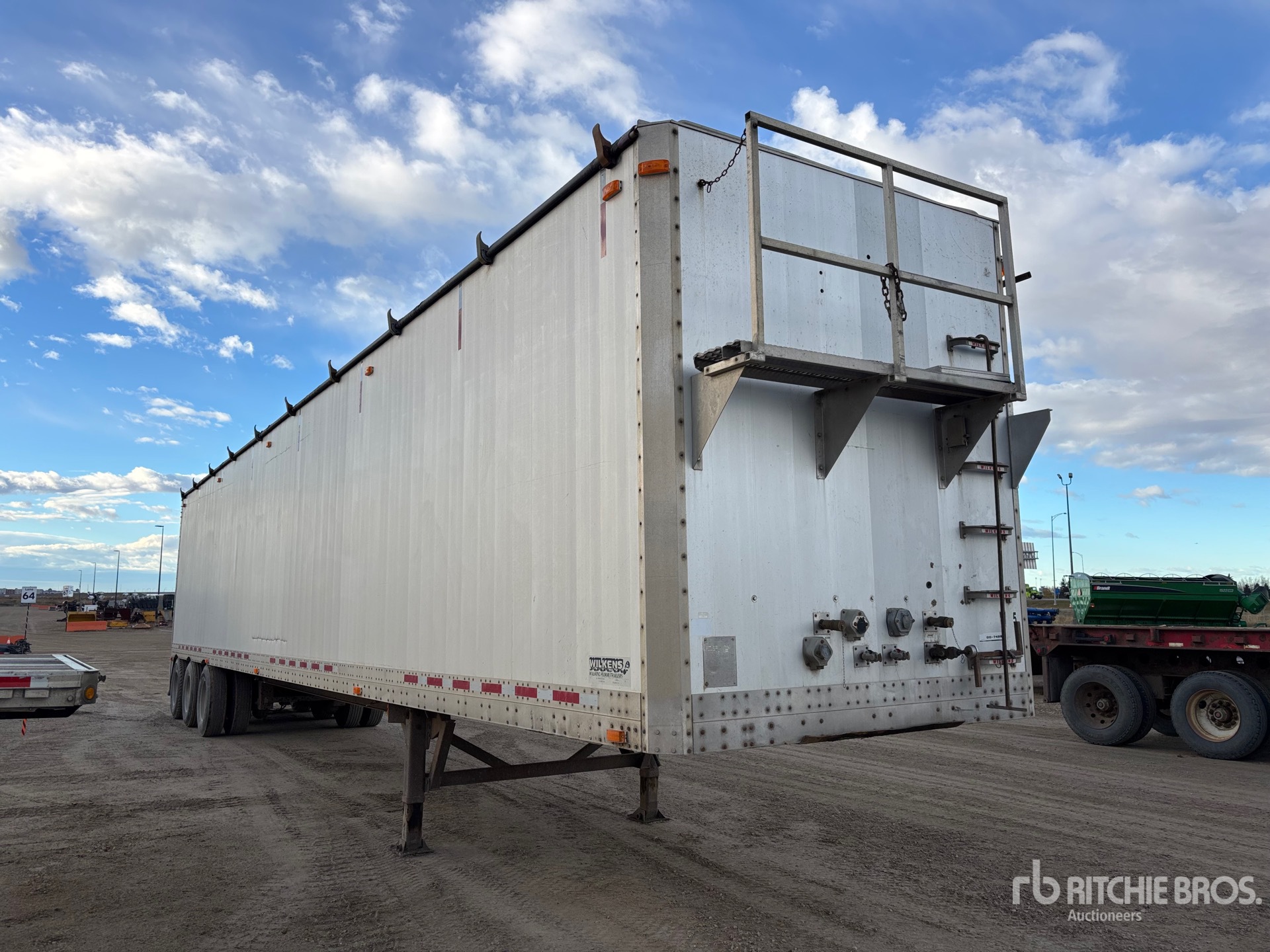 2009 Wilkins 53 ft x 102 in Tri/A Moving Flo ...