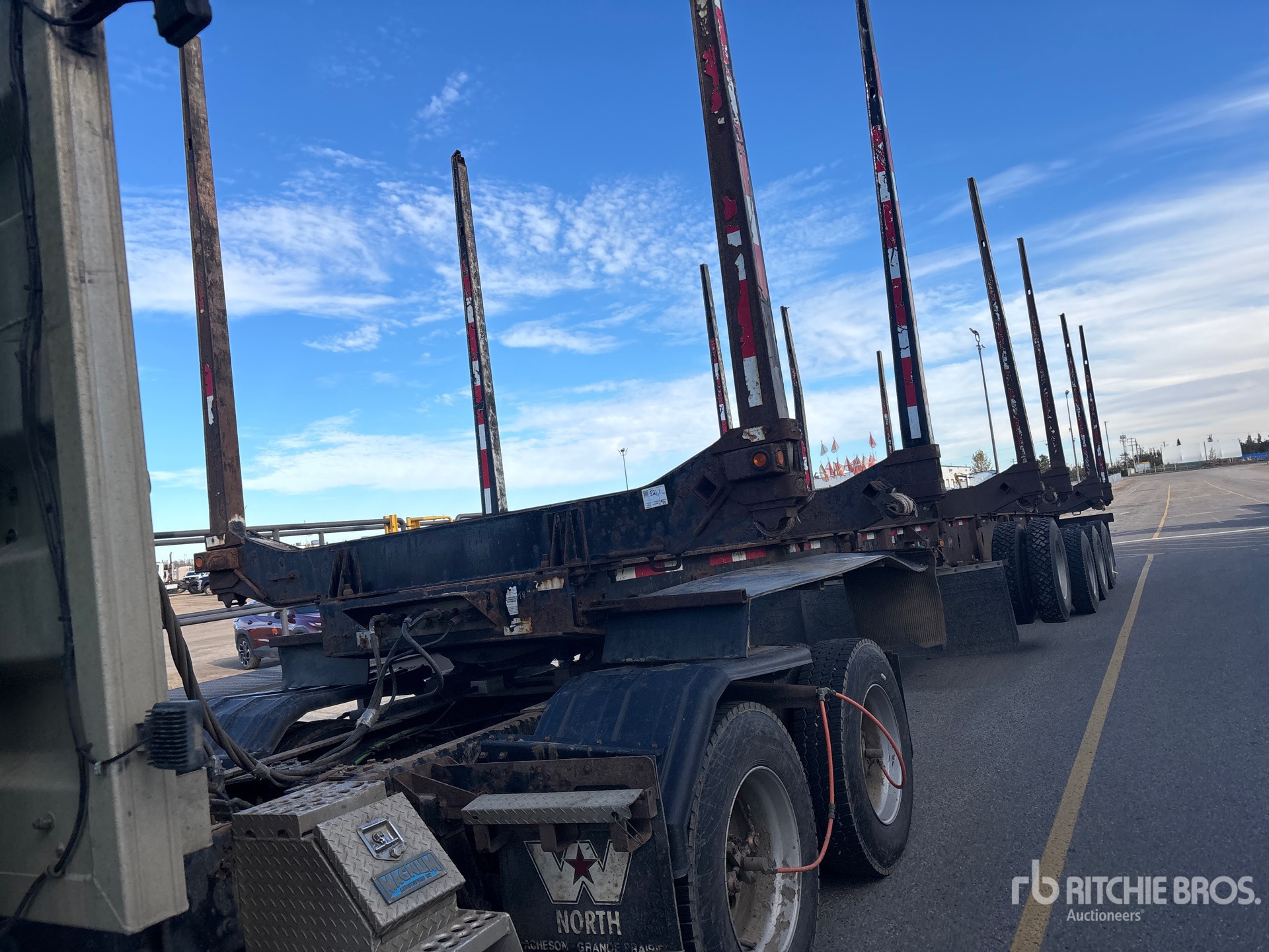 2019 Cross Country 50 ft Quad/A Hayrack