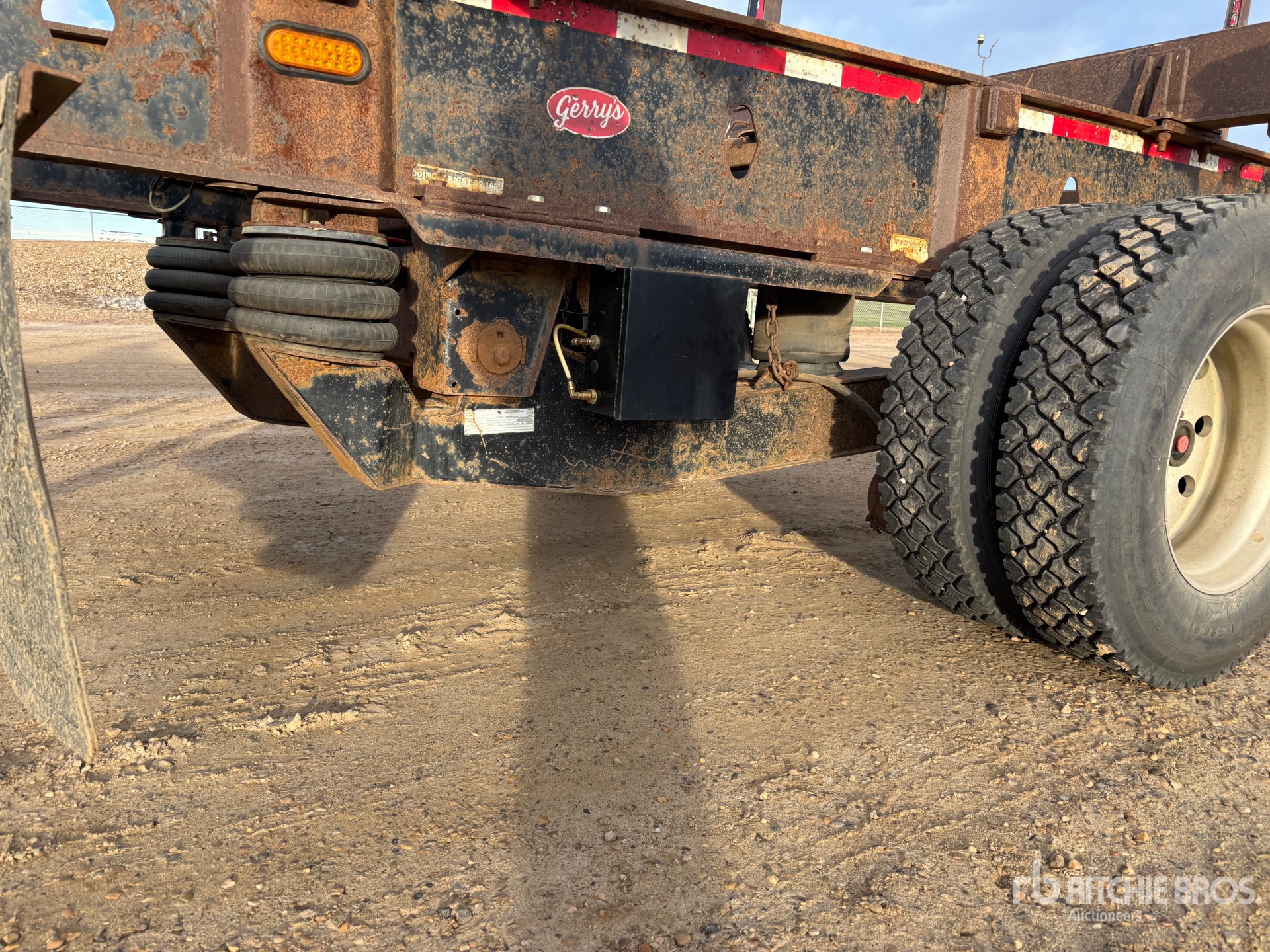 2019 Cross Country 50 ft Quad/A Hayrack