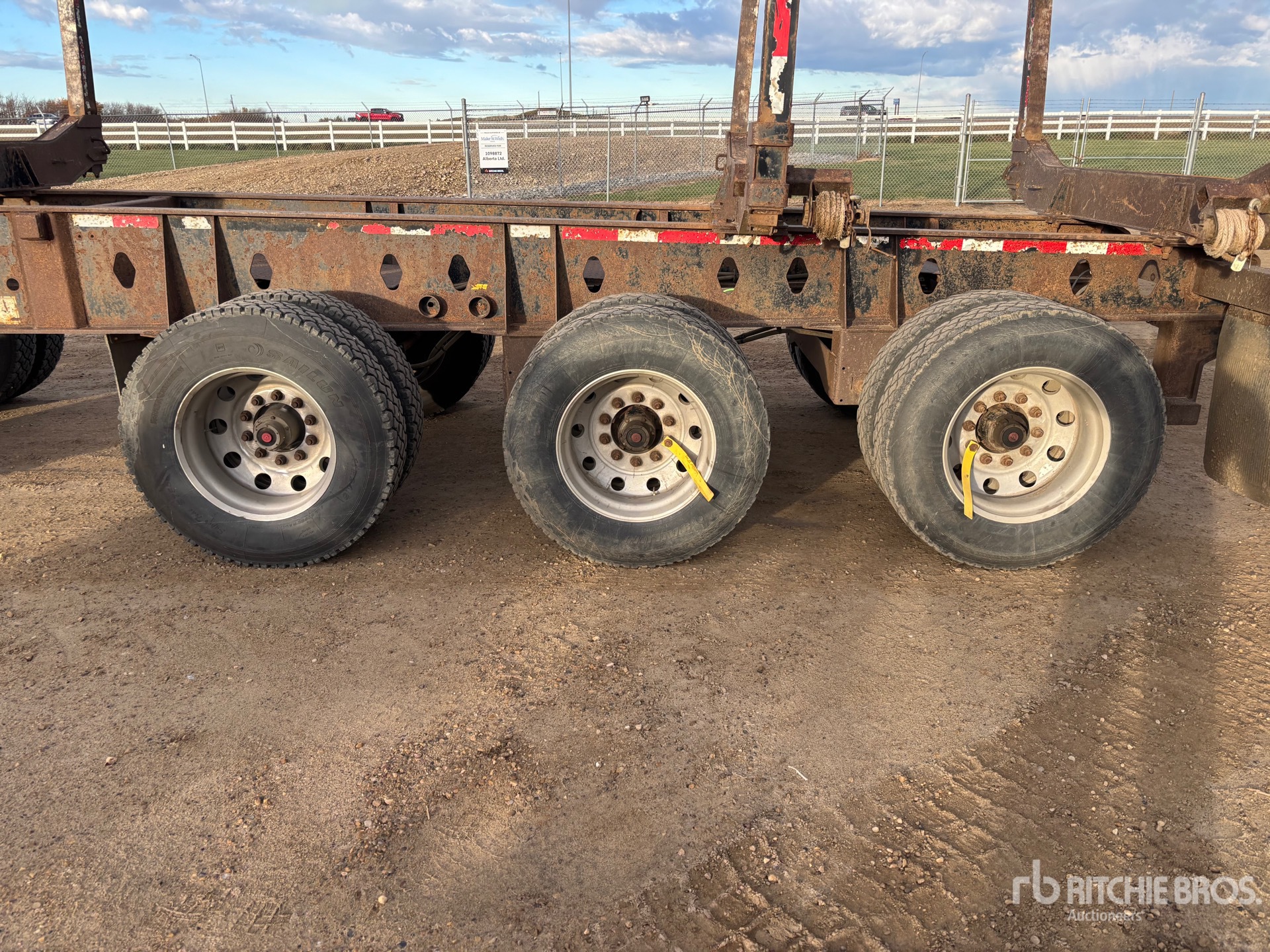 2019 Cross Country 50 ft Quad/A Hayrack