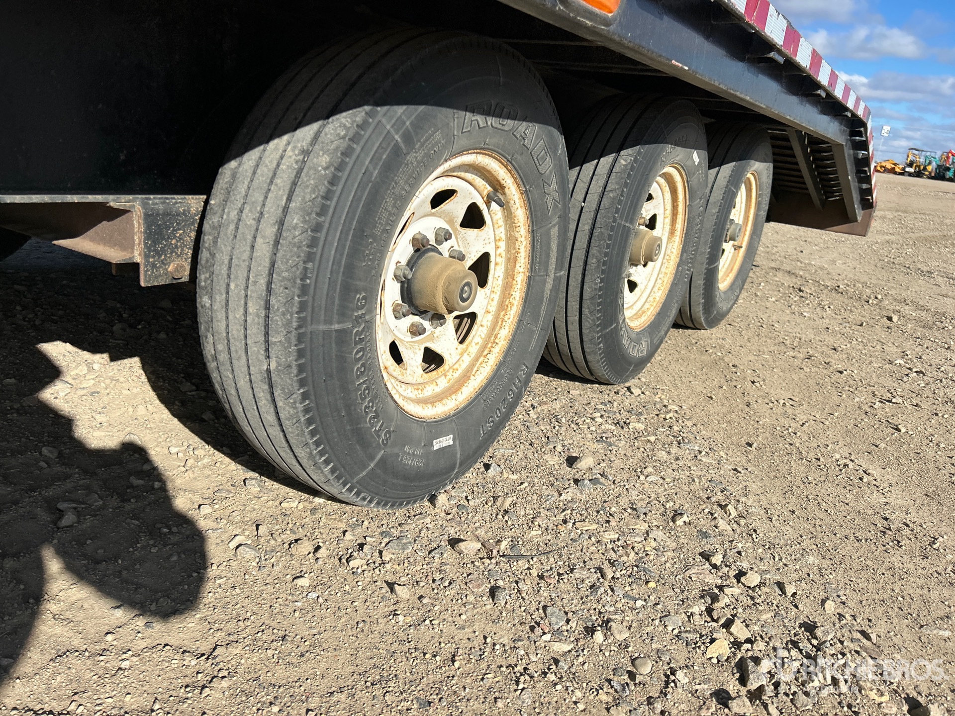 2010 Pj Trailers 26 FT TRI/A GOOSENECK