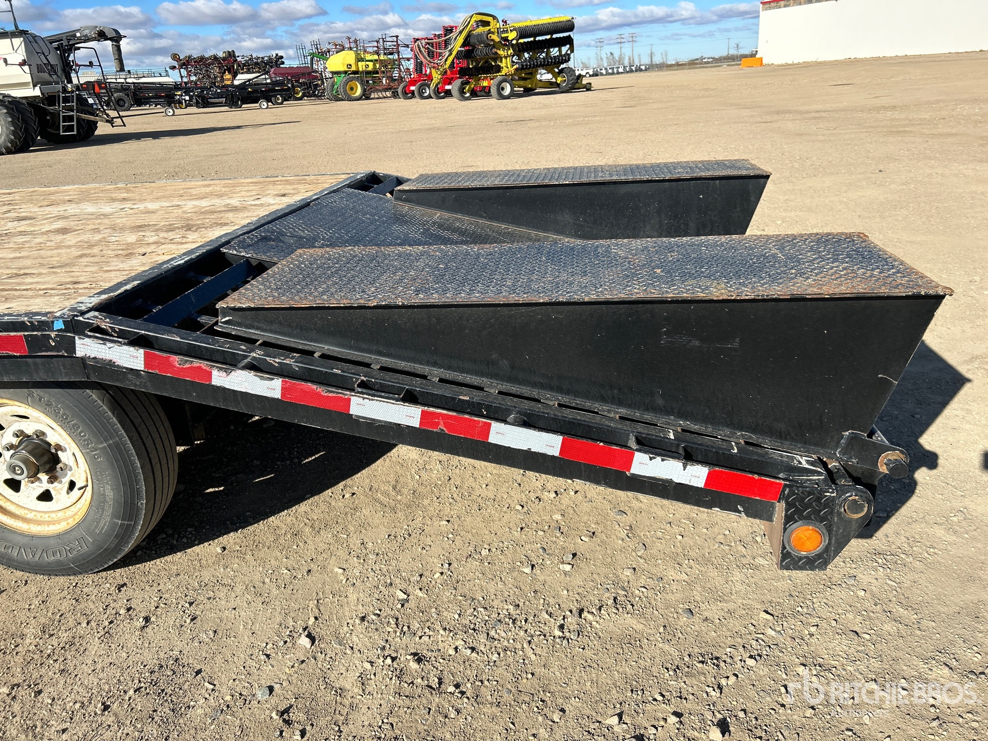 2010 Pj Trailers 26 FT TRI/A GOOSENECK