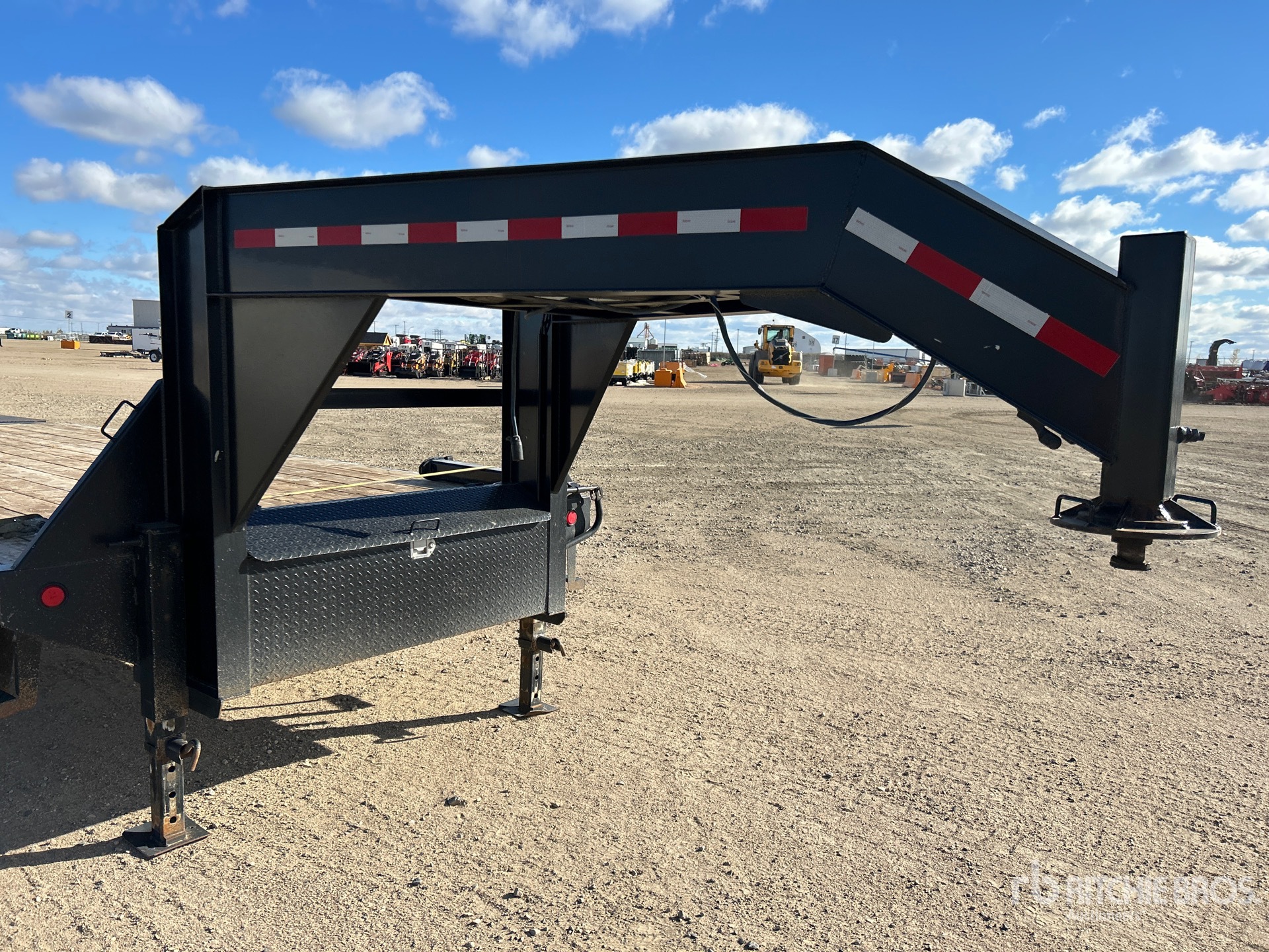 2010 Pj Trailers 26 FT TRI/A GOOSENECK