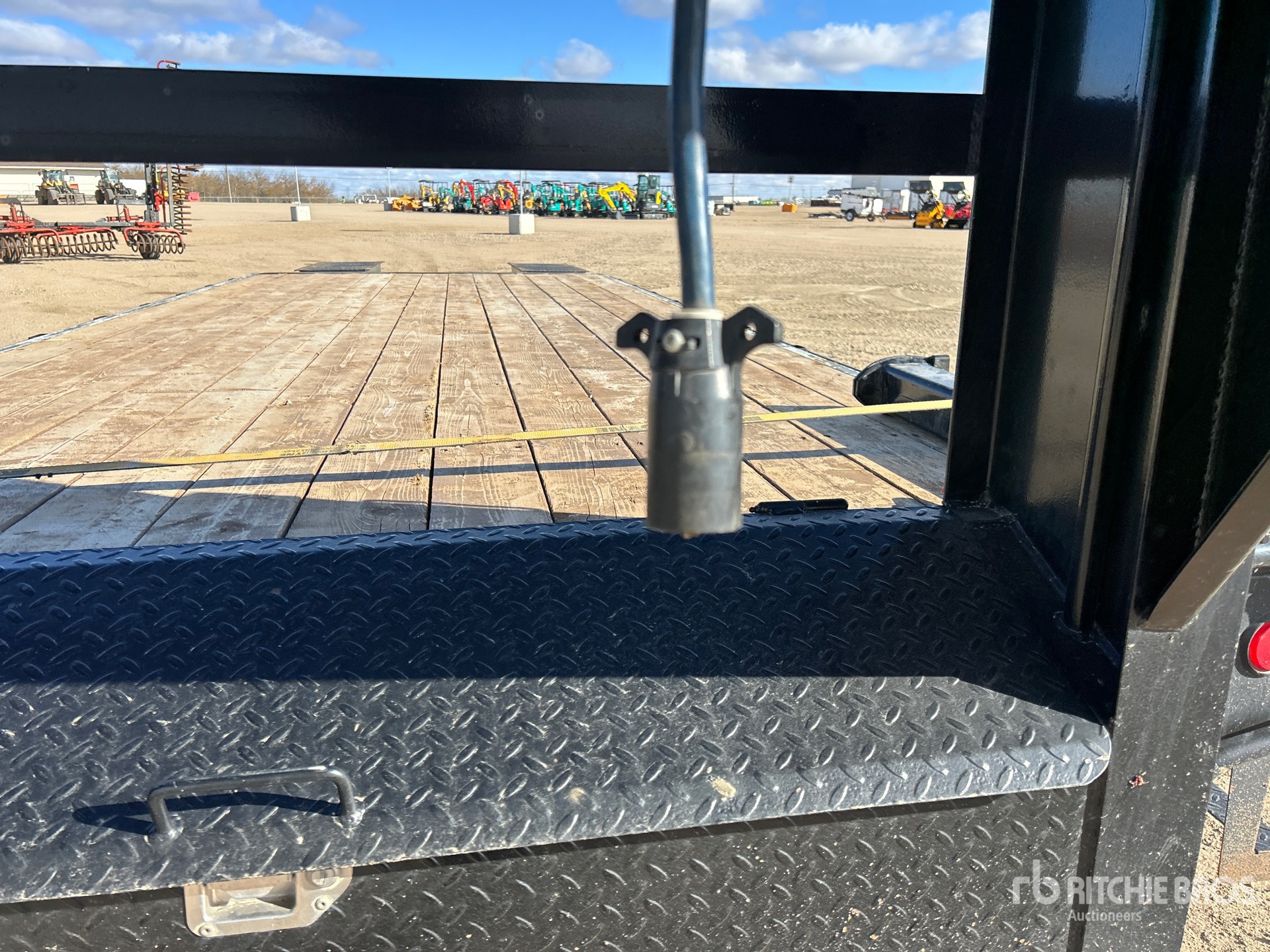 2010 Pj Trailers 26 FT TRI/A GOOSENECK