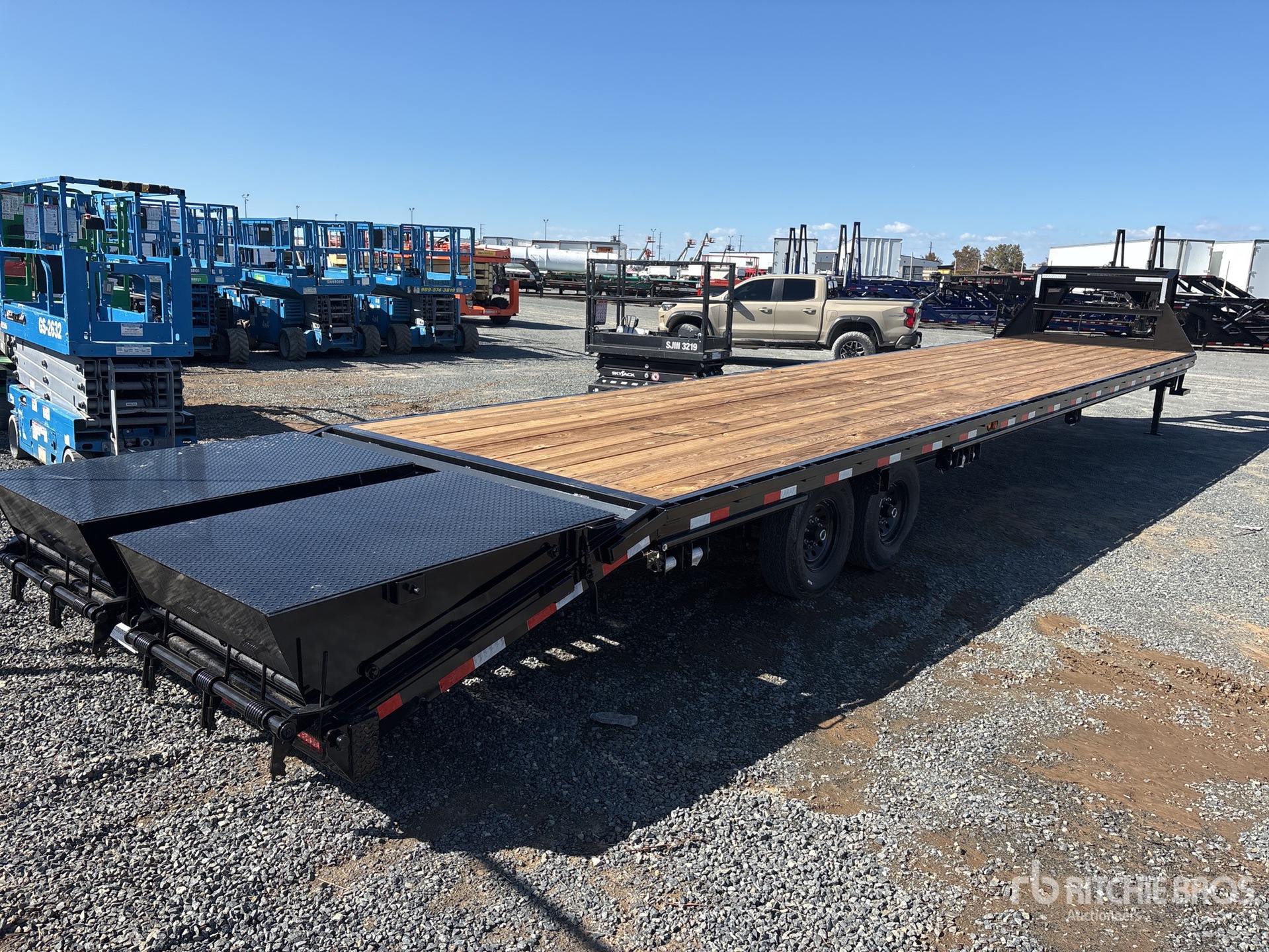 2027 Delco 45.5 FT T/A GOOSENECK