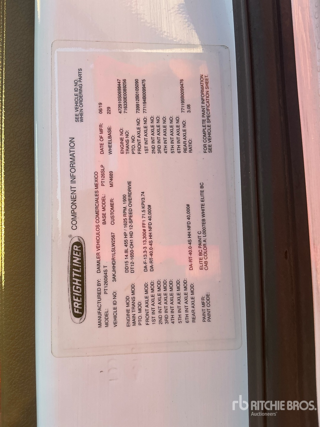 2020 Freightliner CASCADIA 126