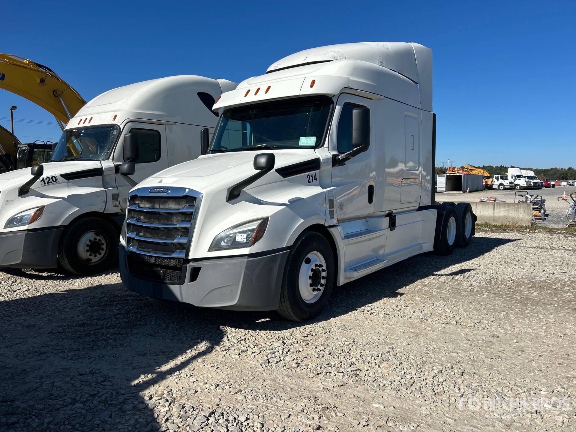 2020 Freightliner CASCADIA 126