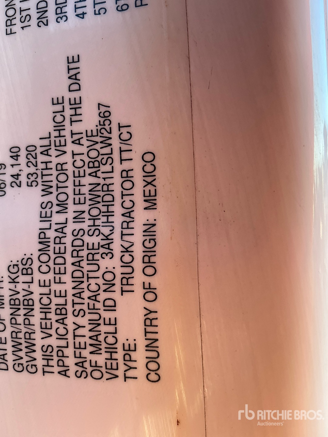 2020 Freightliner CASCADIA 126