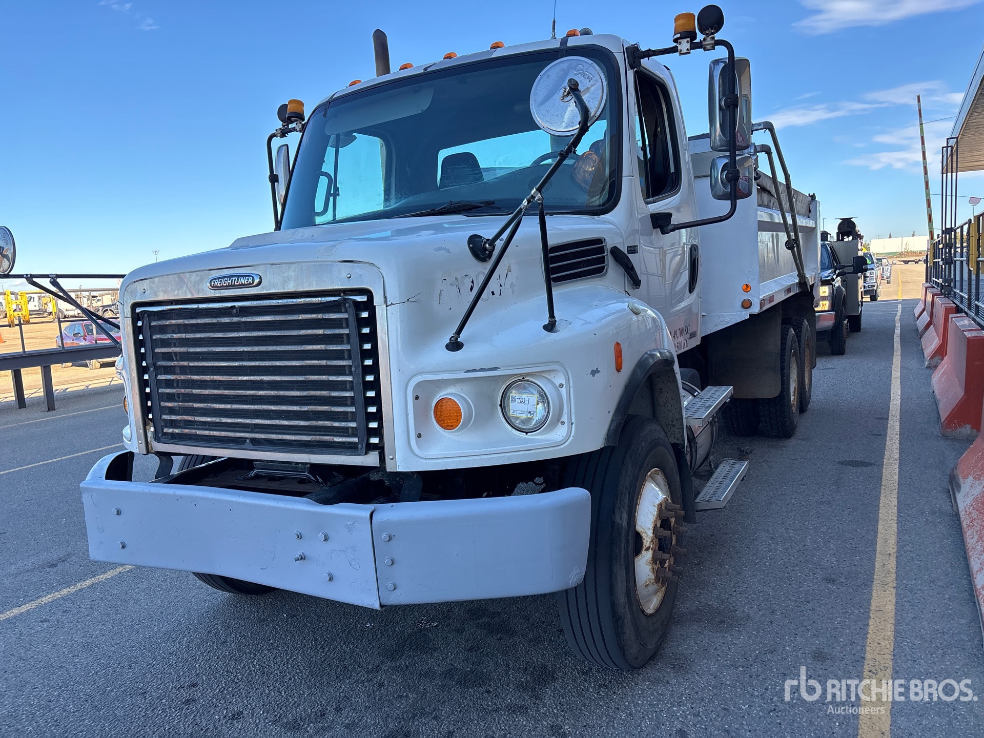 2006 Freightliner M2 106V