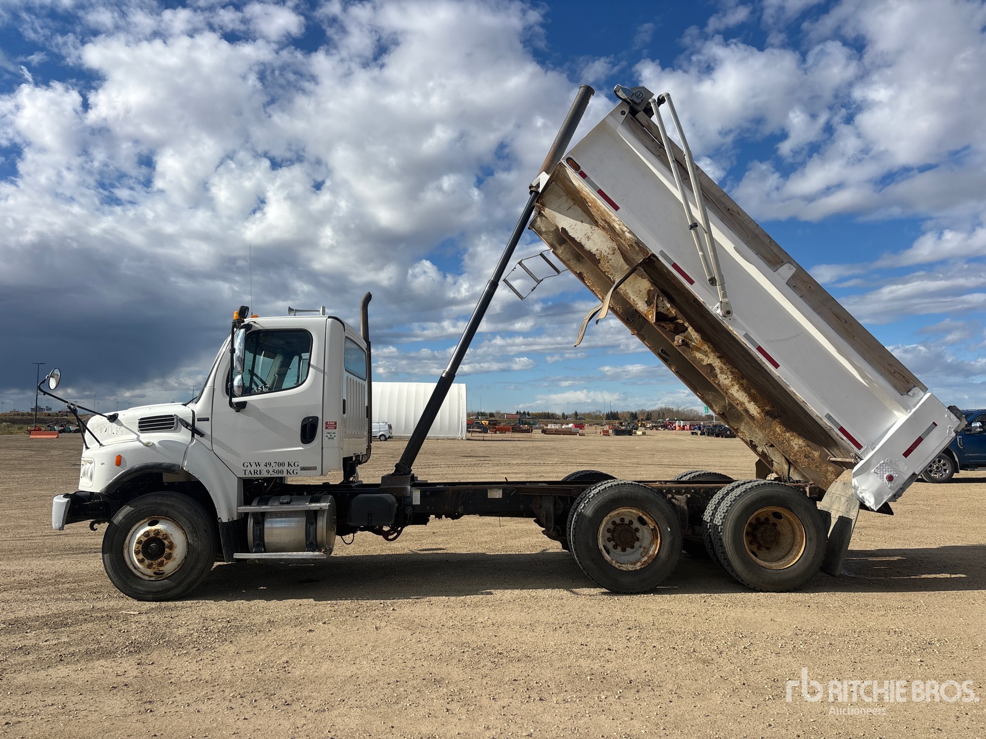 2006 Freightliner M2 106V