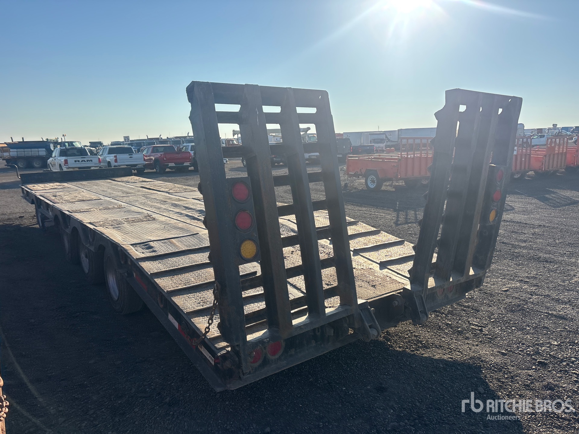 2016 Load Star Trailer 32 FT QUAD/A