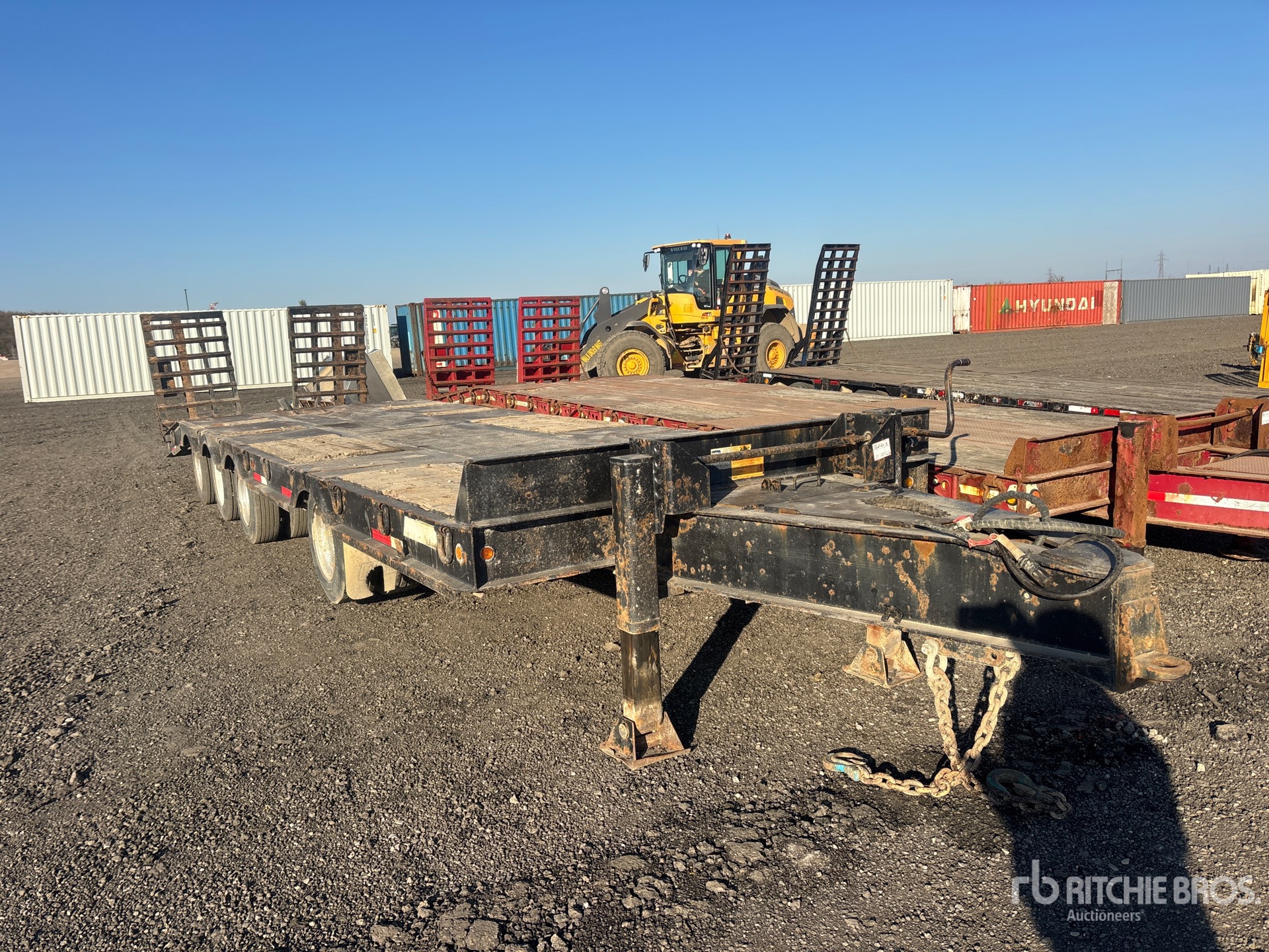 2016 Load Star Trailer 32 FT QUAD/A