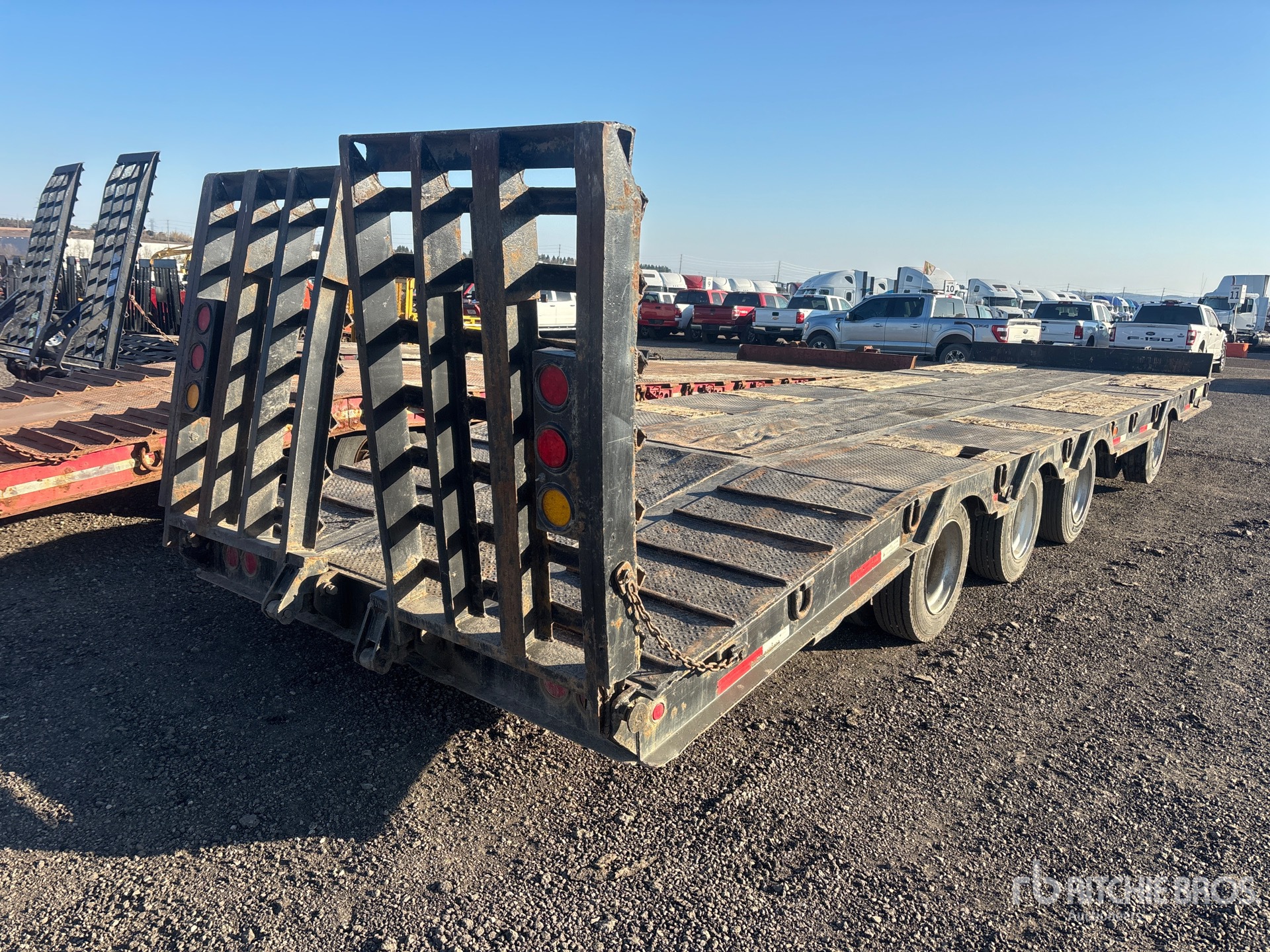 2016 Load Star Trailer 32 FT QUAD/A
