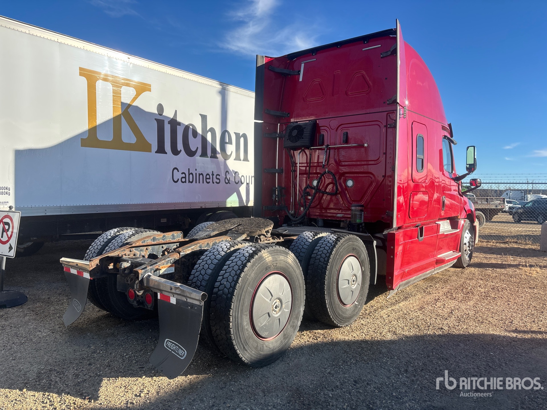 2020 Freightliner CASCADIA