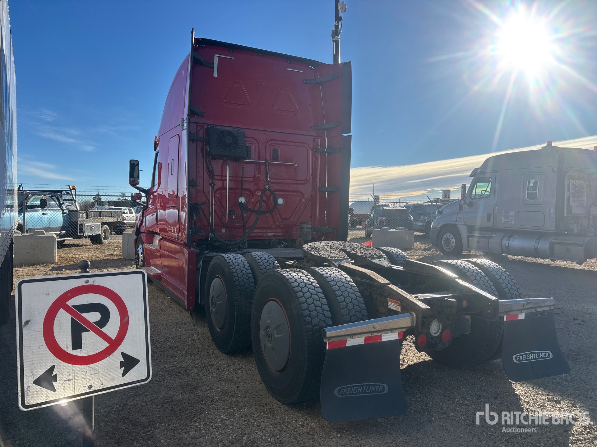 2020 Freightliner CASCADIA