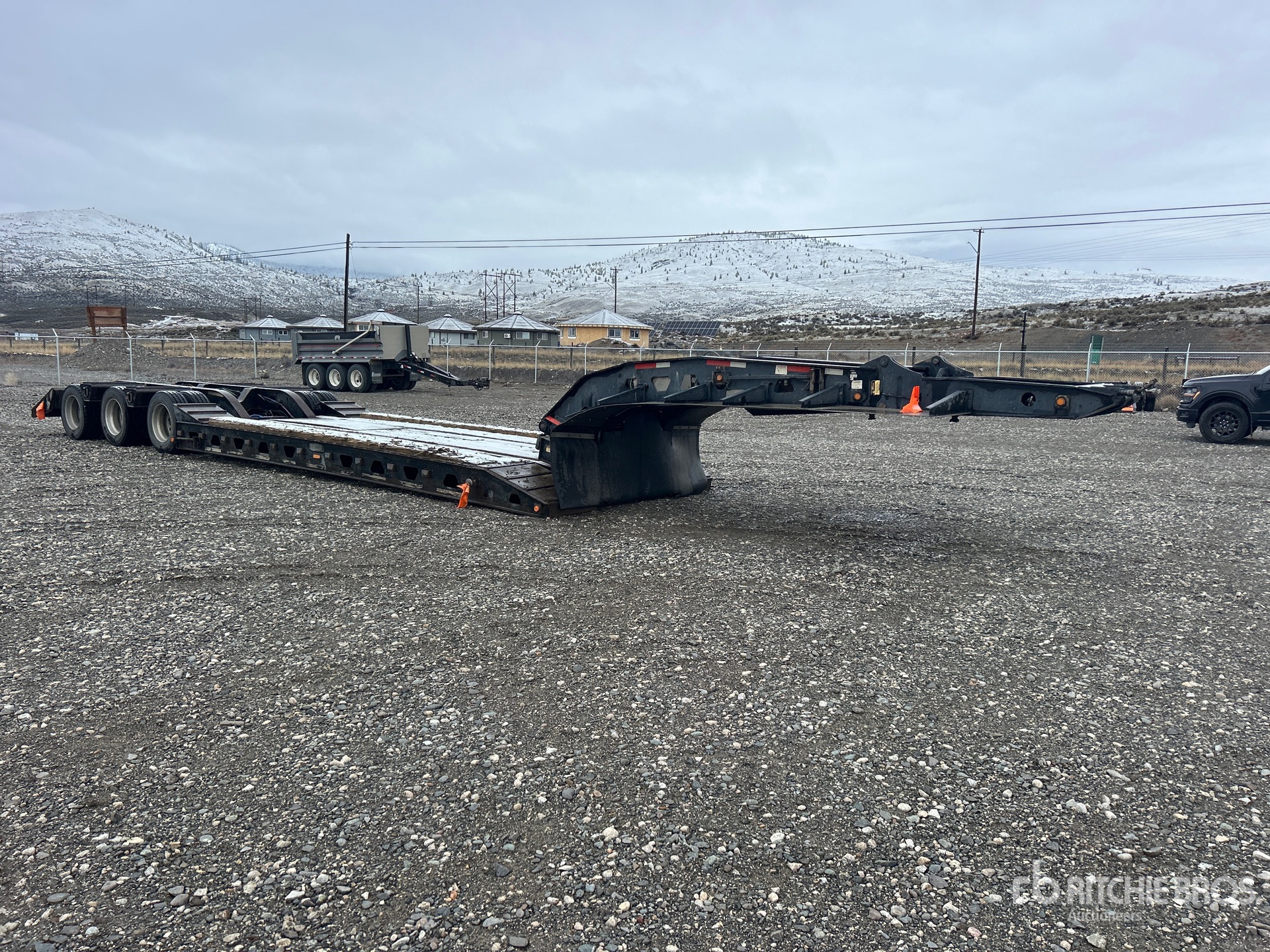 2013 Aspen 55 ton Tri/A Removable Gooseneck