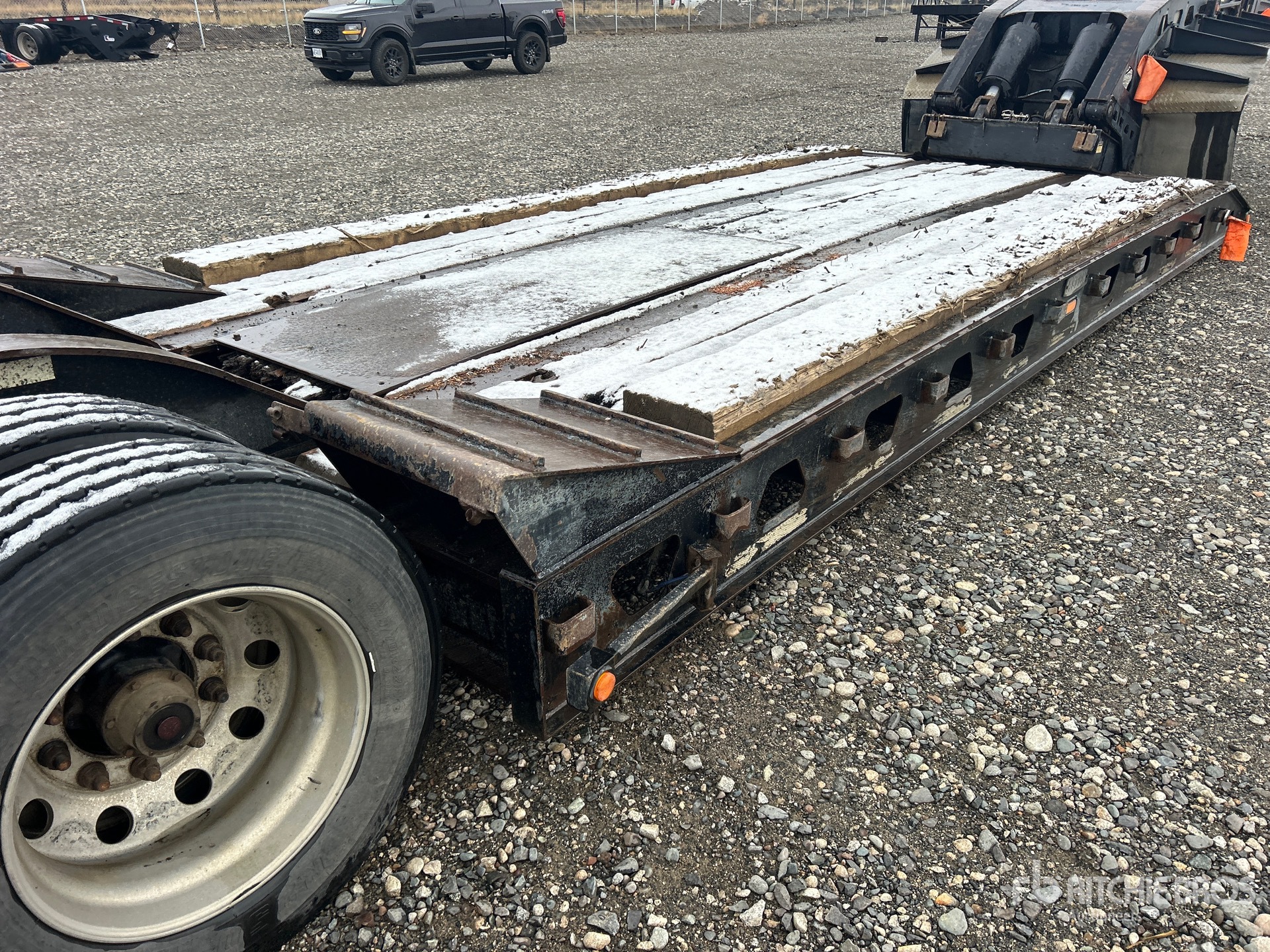 2013 Aspen 55 ton Tri/A Removable Gooseneck