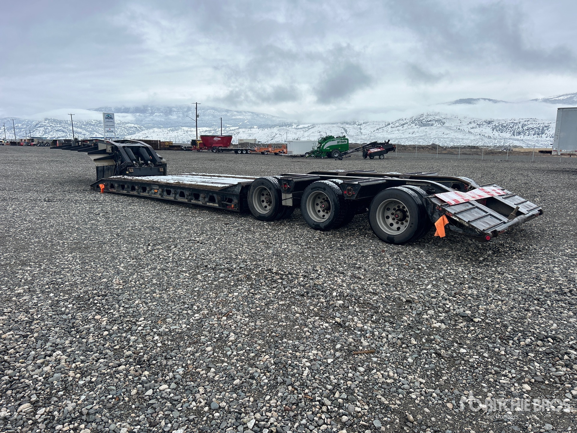 2013 Aspen 55 ton Tri/A Removable Gooseneck