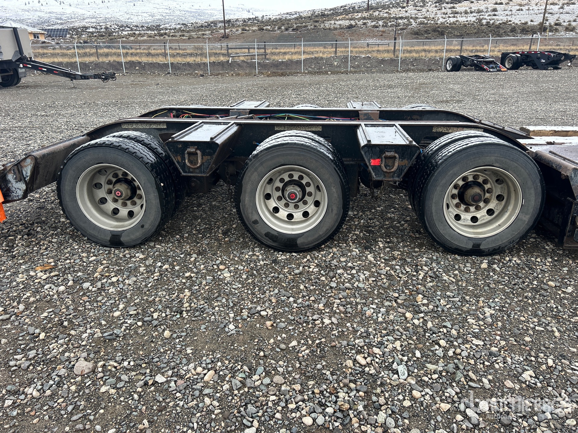 2013 Aspen 55 ton Tri/A Removable Gooseneck