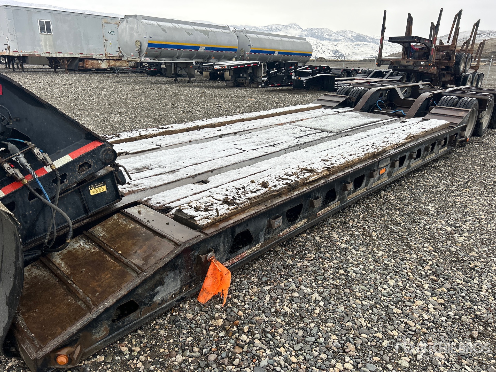 2013 Aspen 55 ton Tri/A Removable Gooseneck