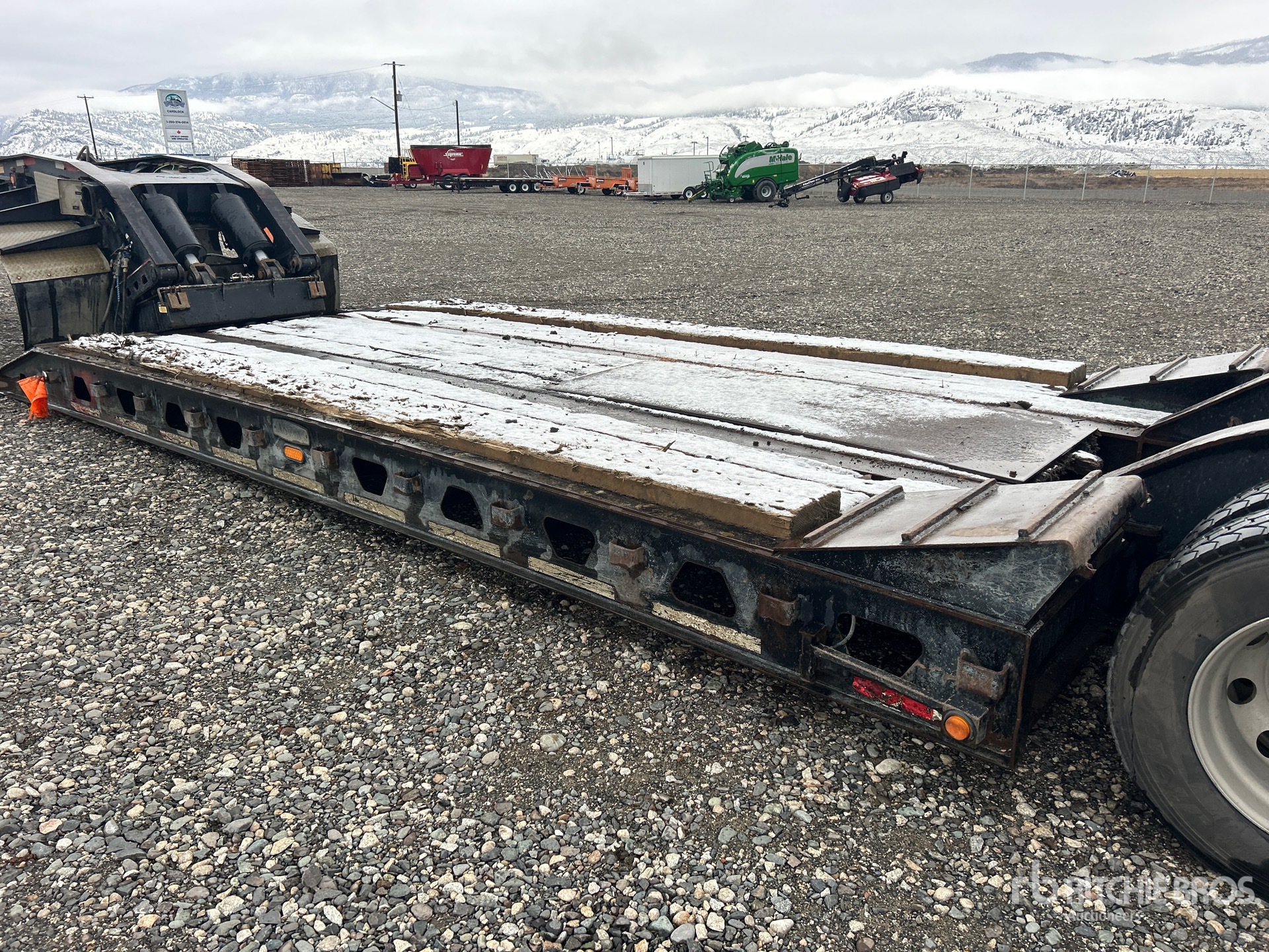 2013 Aspen 55 ton Tri/A Removable Gooseneck