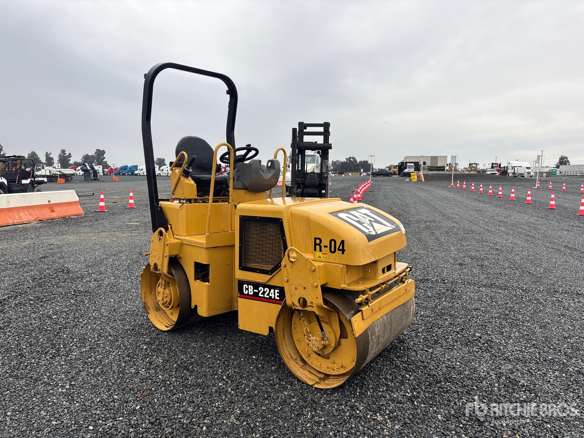 2004 Caterpillar CB224E