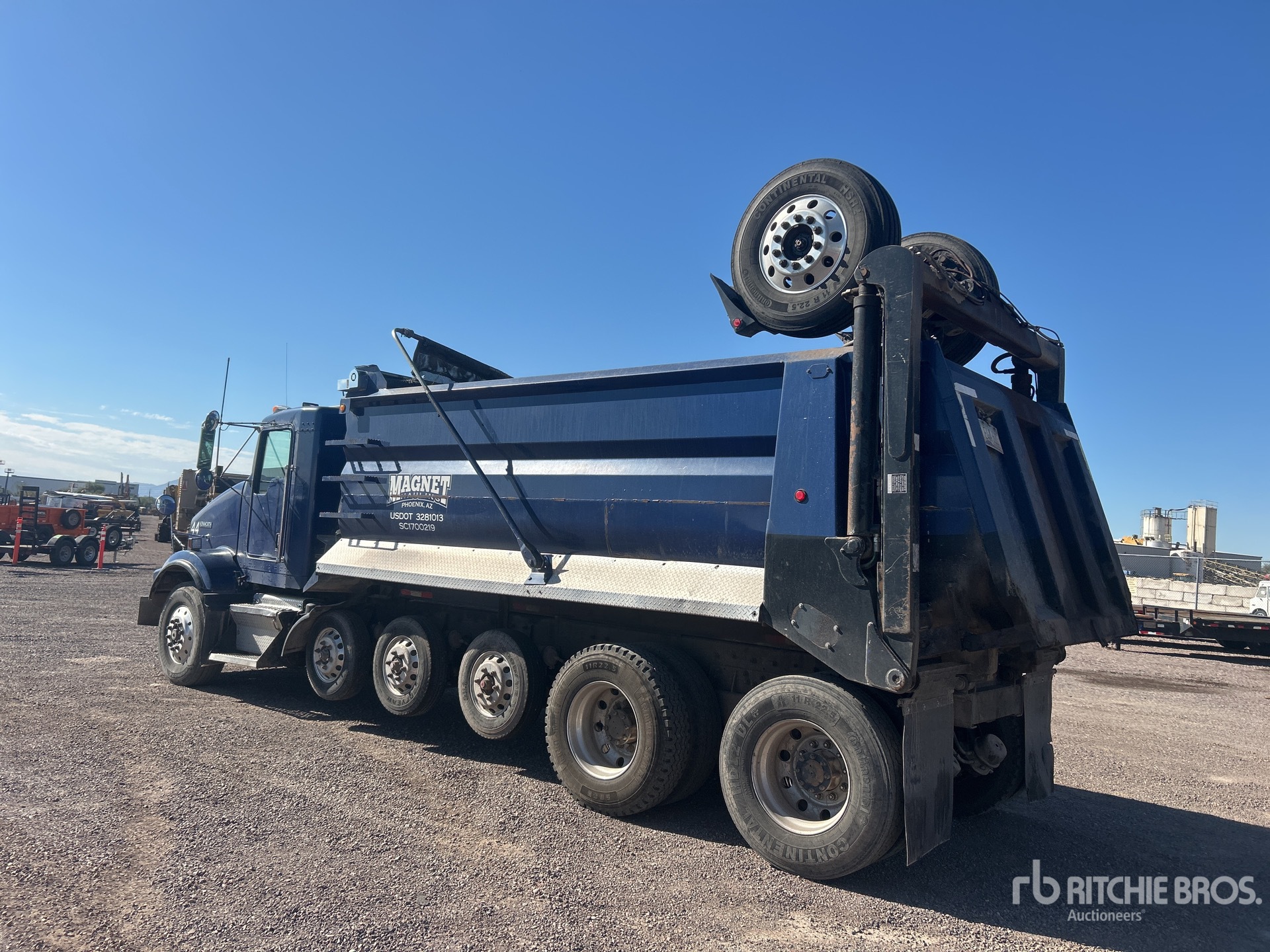 2004 Kenworth T800