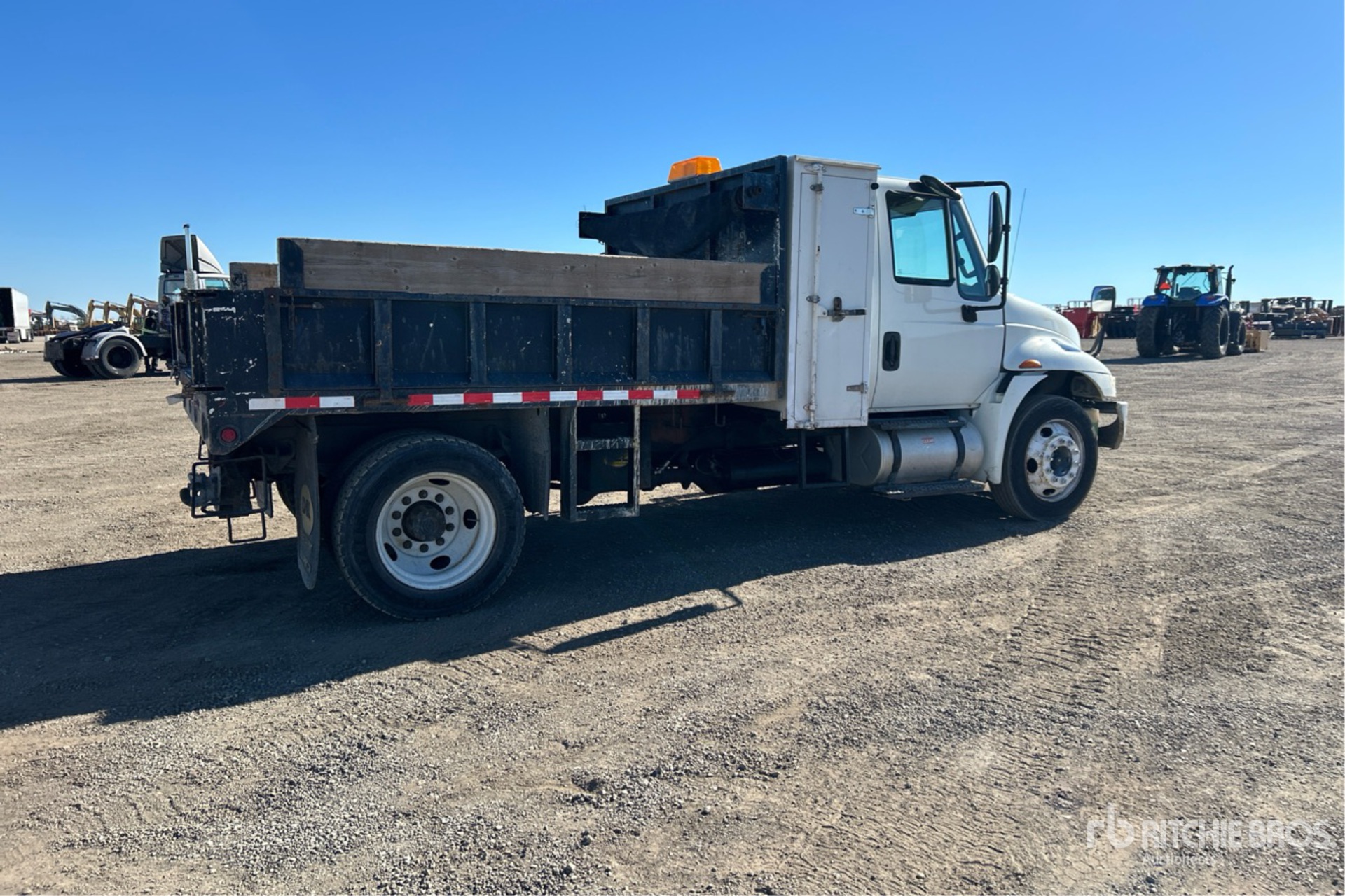 2013 International 4300M7 SBA