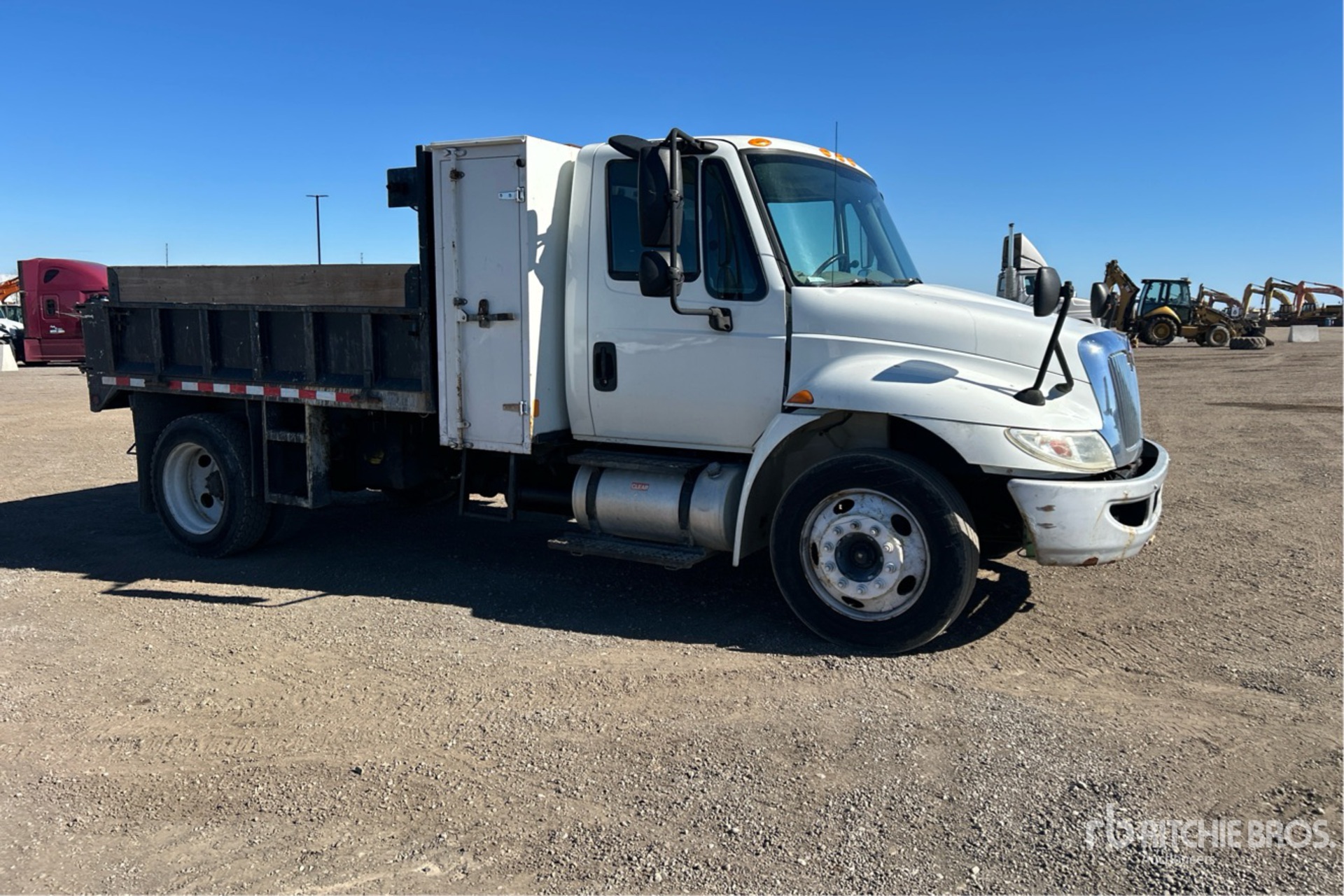 2013 International 4300M7 SBA