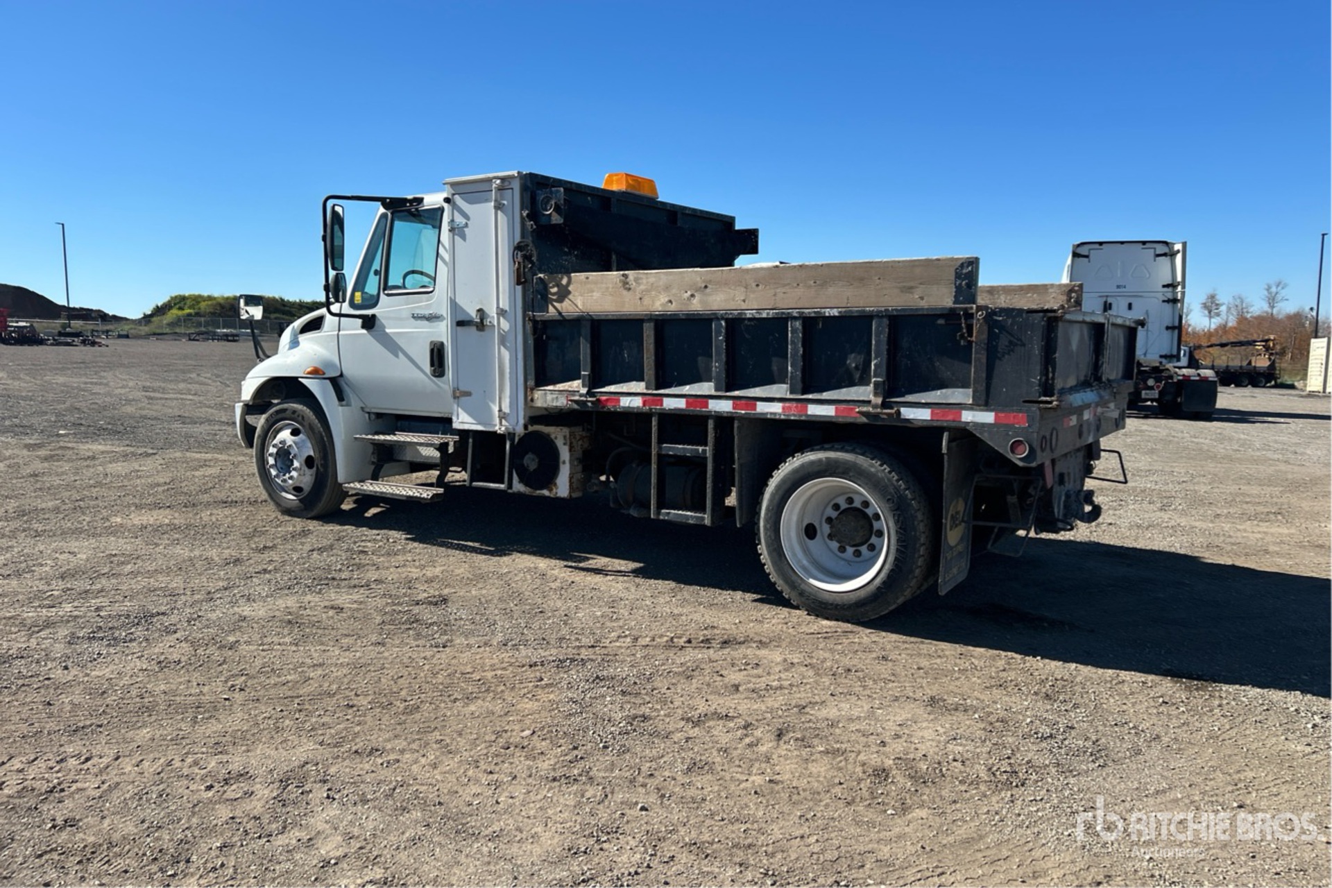 2013 International 4300M7 SBA