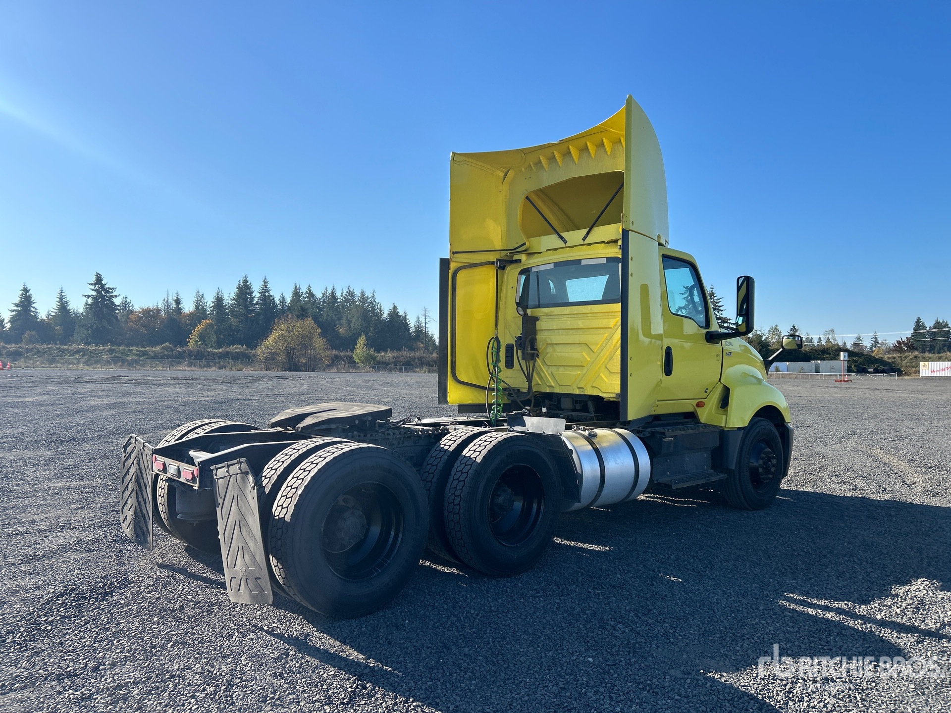 2023 International LT625