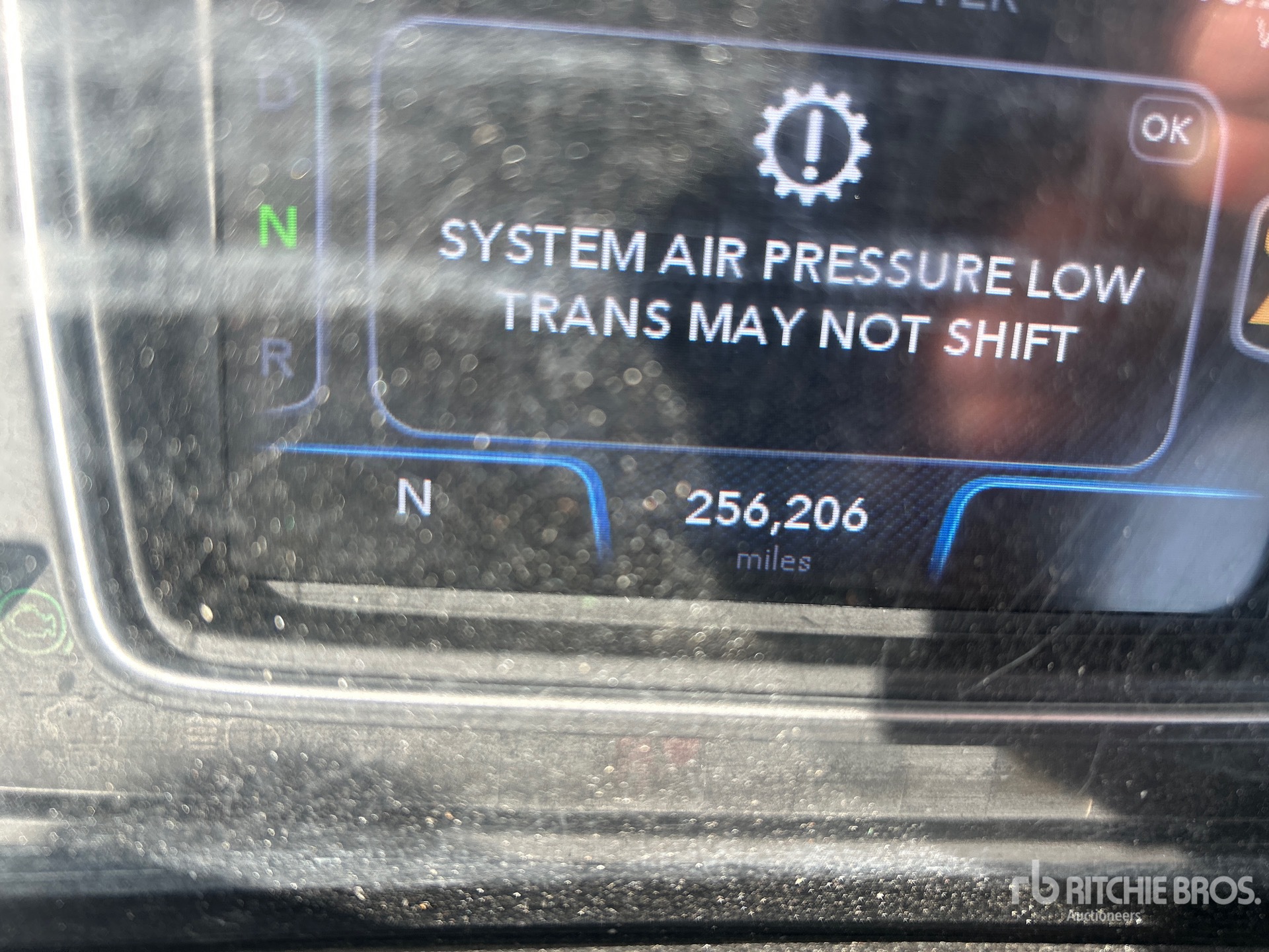 2023 International LT625