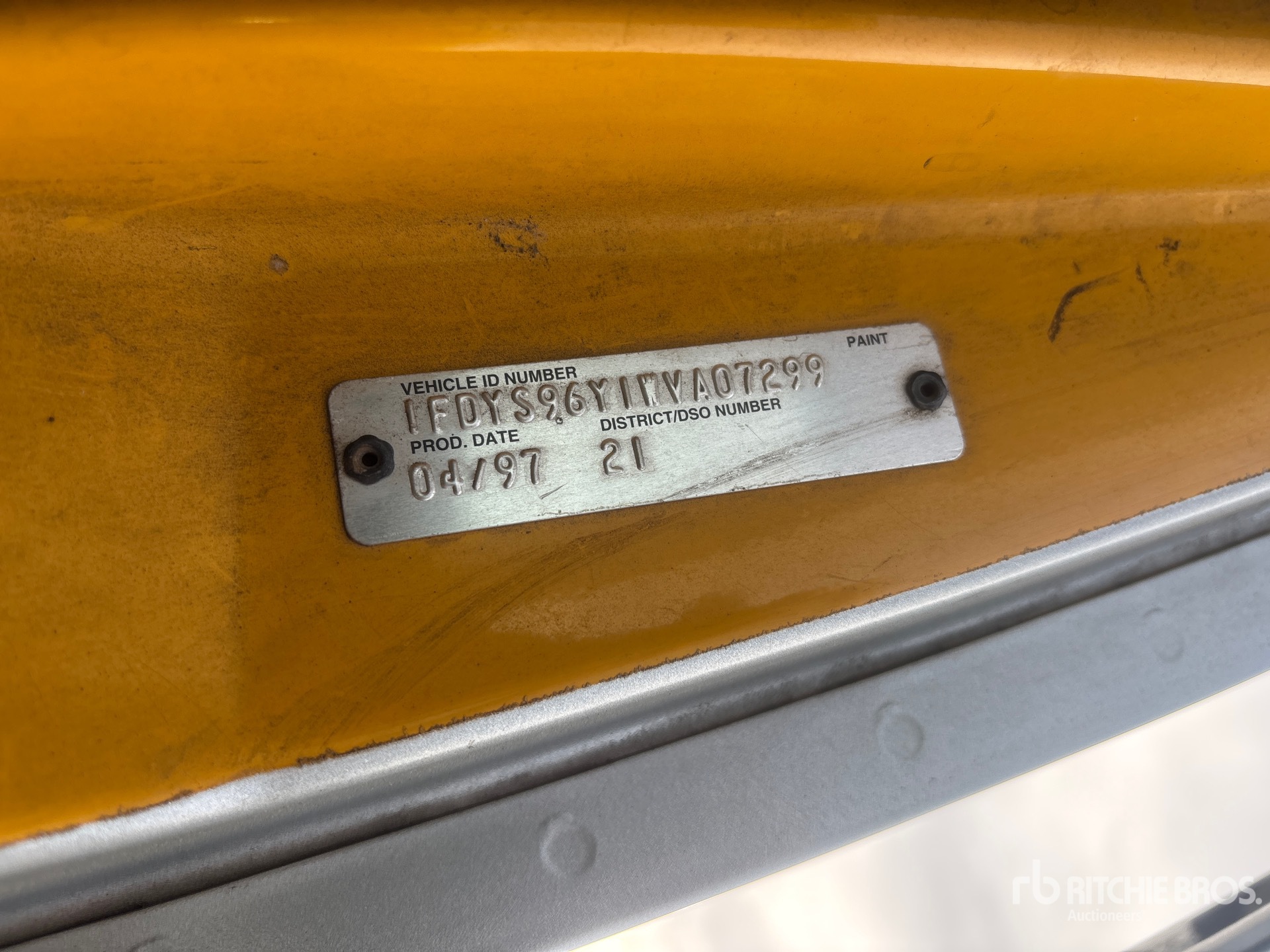 1998 Ford LT9000