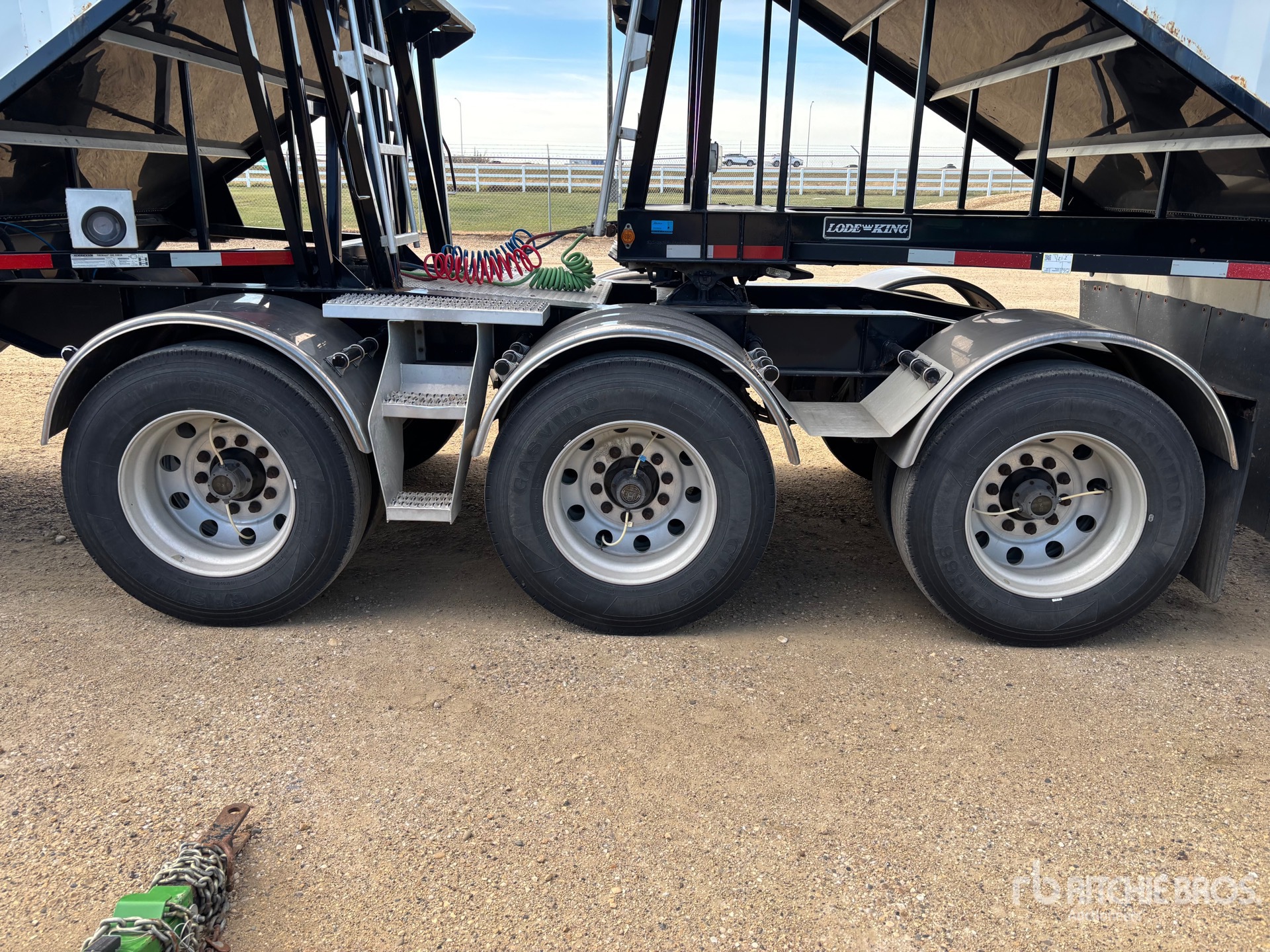 2017 Load King 28 ft Super B-Train Lead Belly
